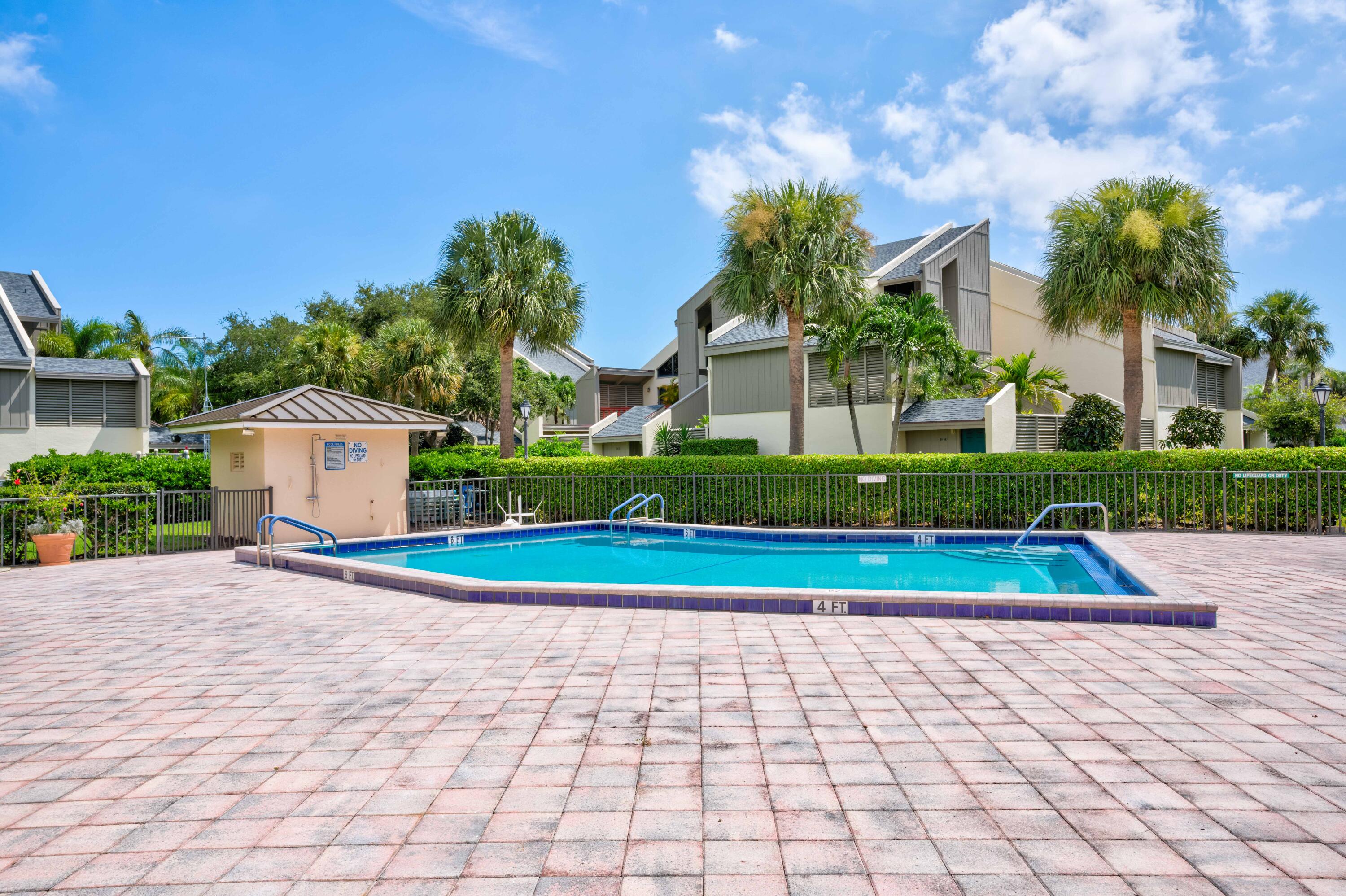 1605 S Us Highway 1 10e