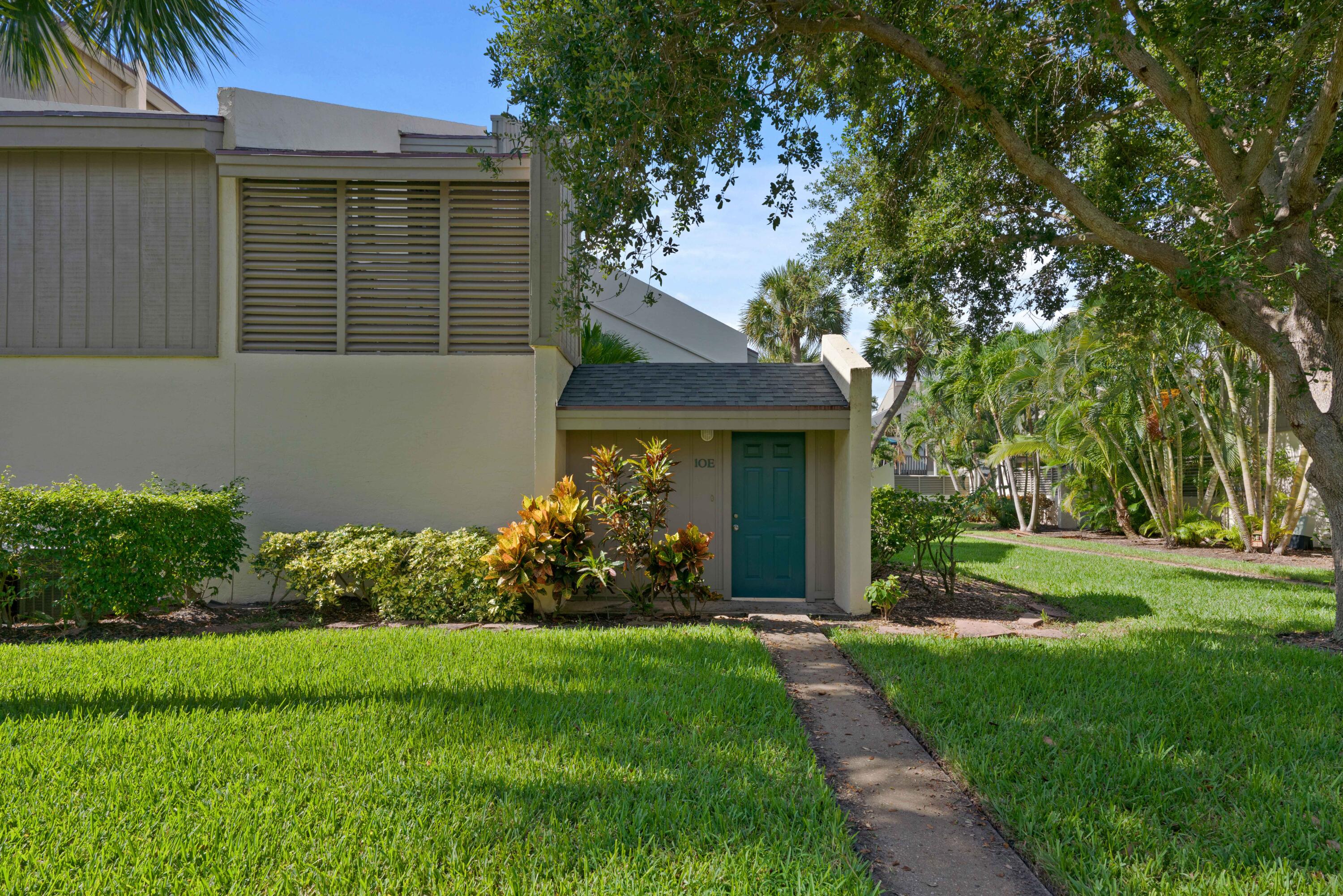 1605 S Us Highway 1 10e