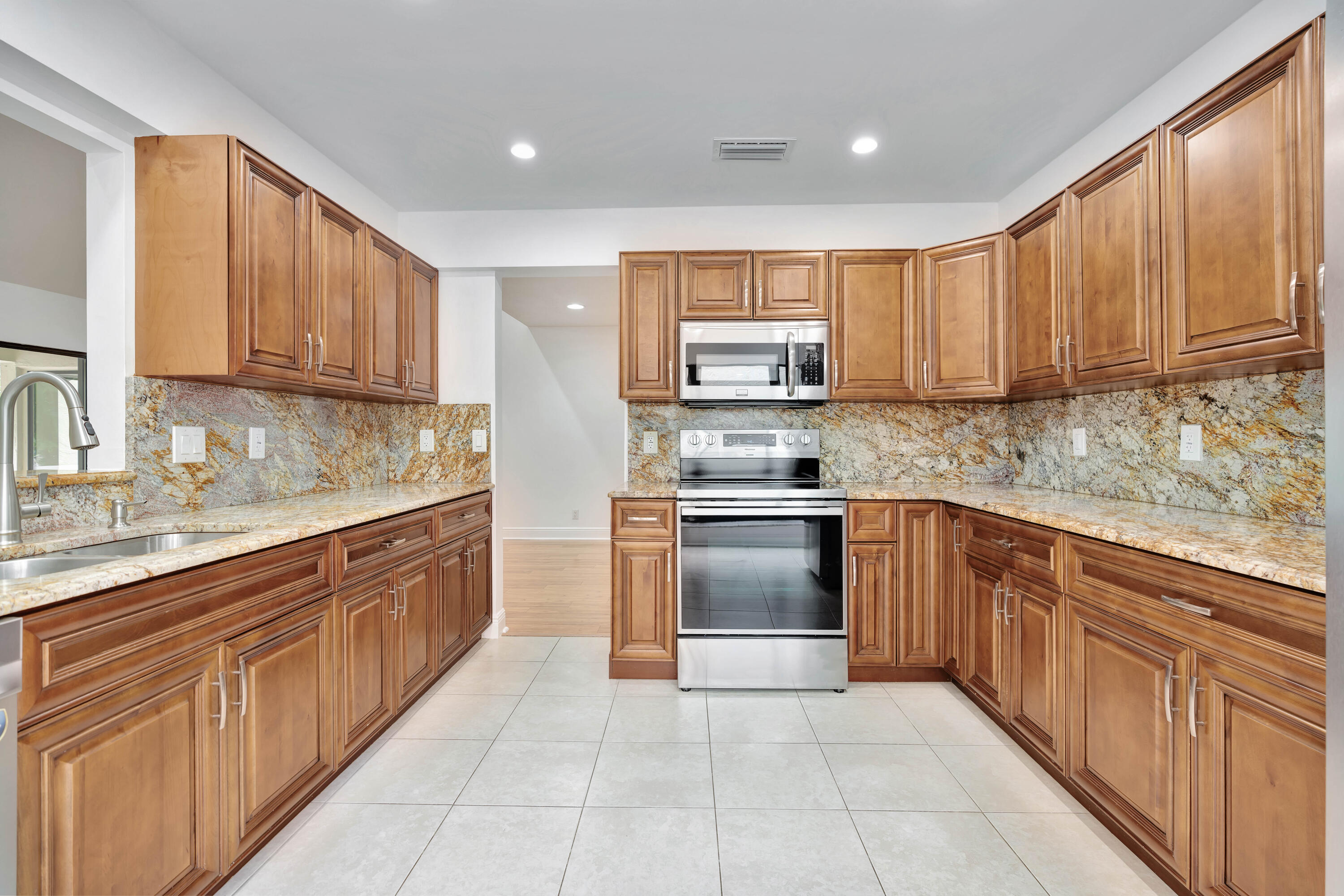 64 Balfour Rd
