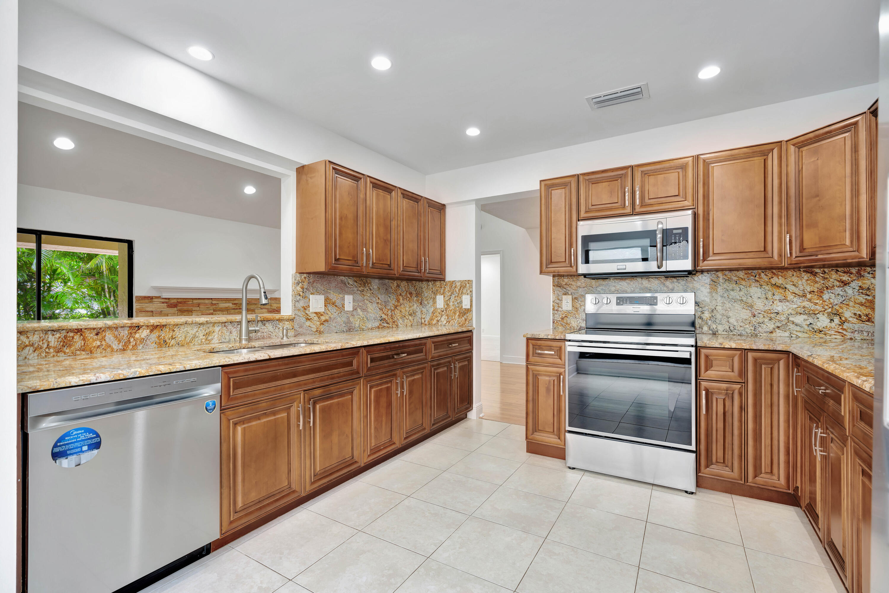 64 Balfour Rd