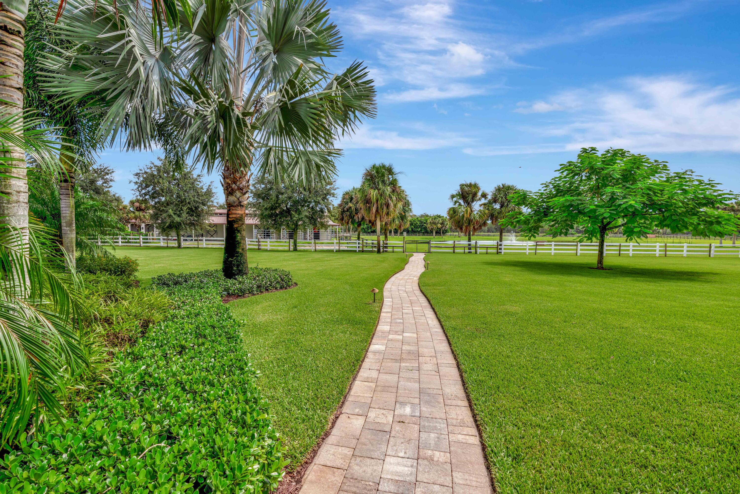 2098 SW Trailside Path