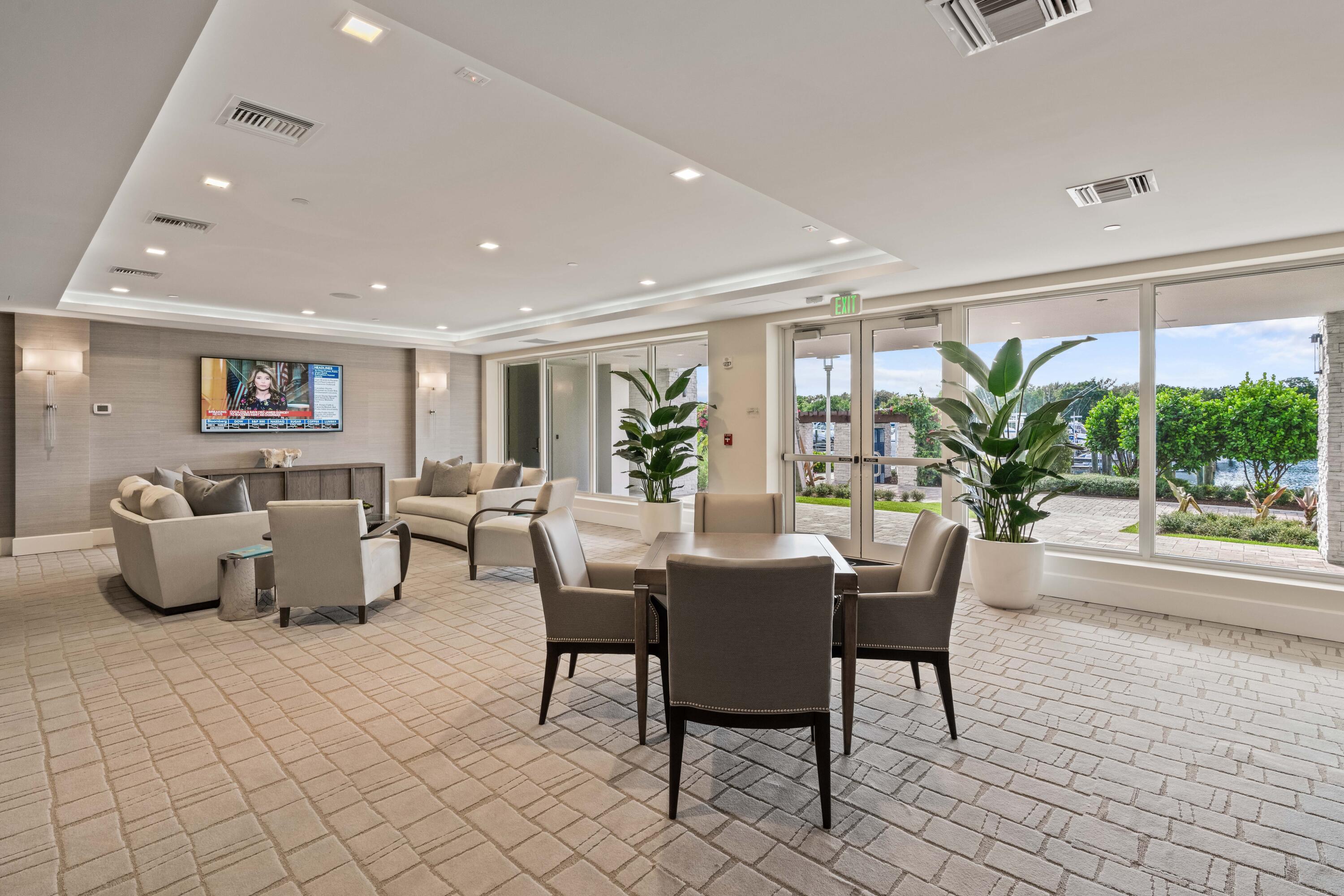 2700 Donald Ross Rd 412