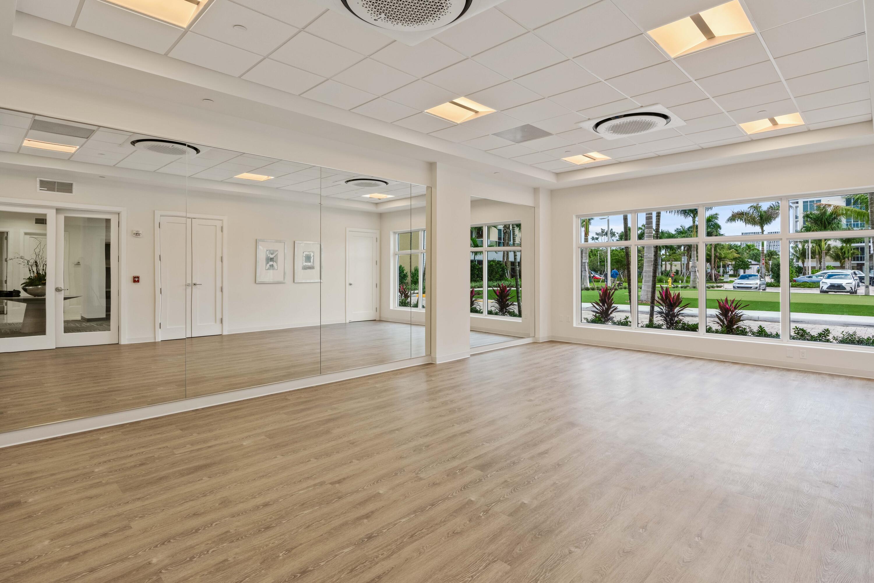 2720 Donald Ross Road 505