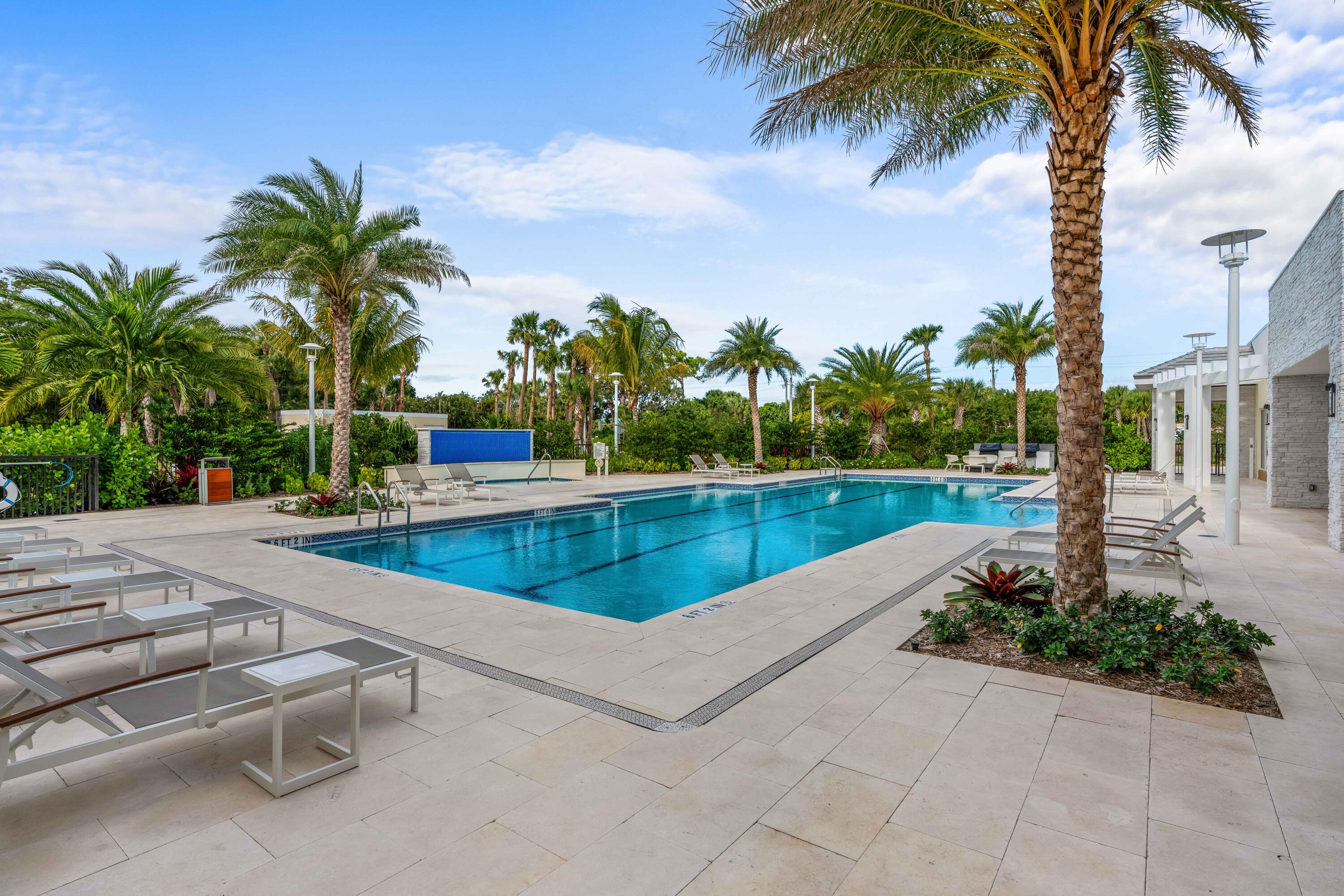 2720 Donald Ross Road 505