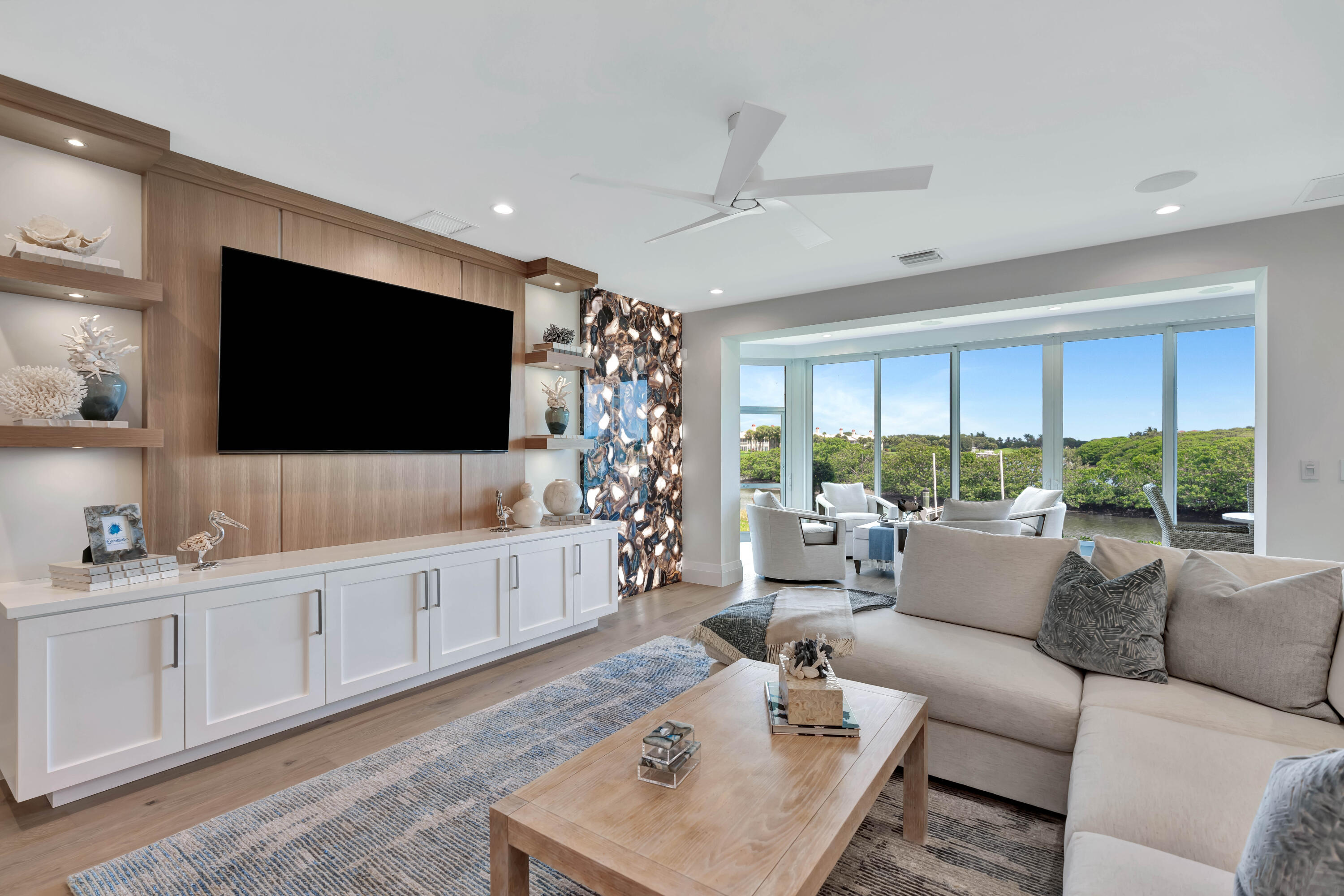 260 Eagle Dr