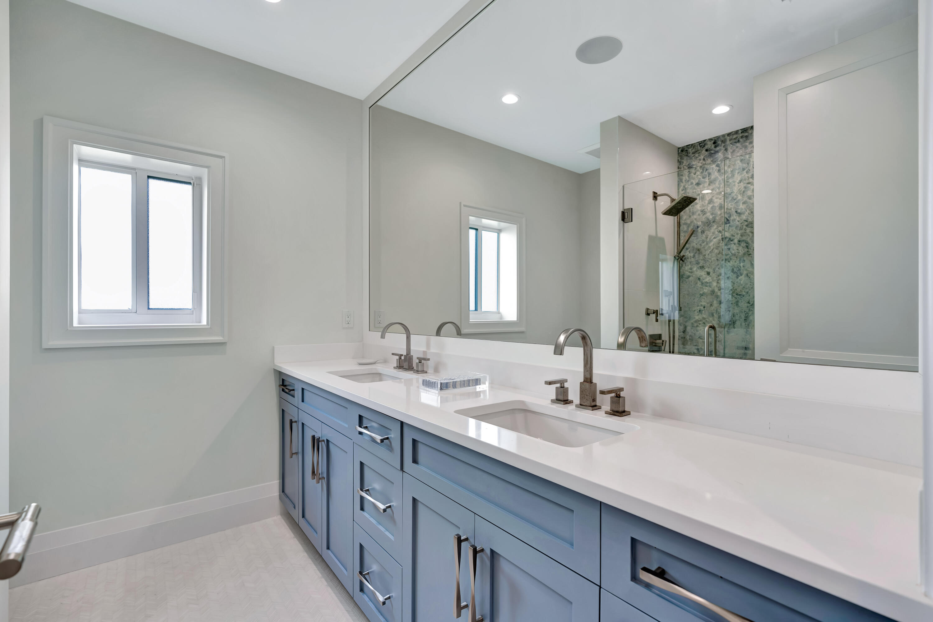 260 Eagle Dr