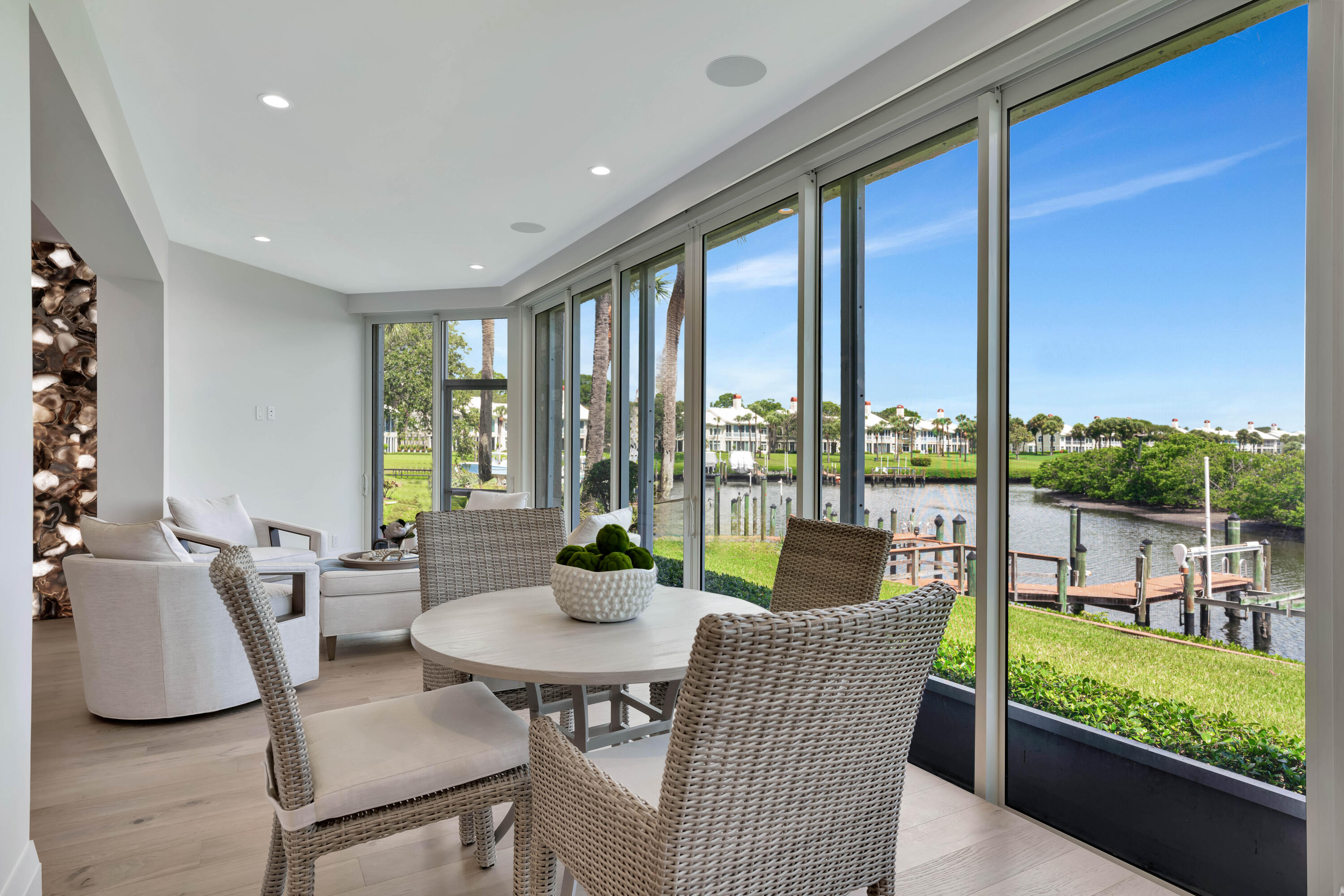 260 Eagle Dr