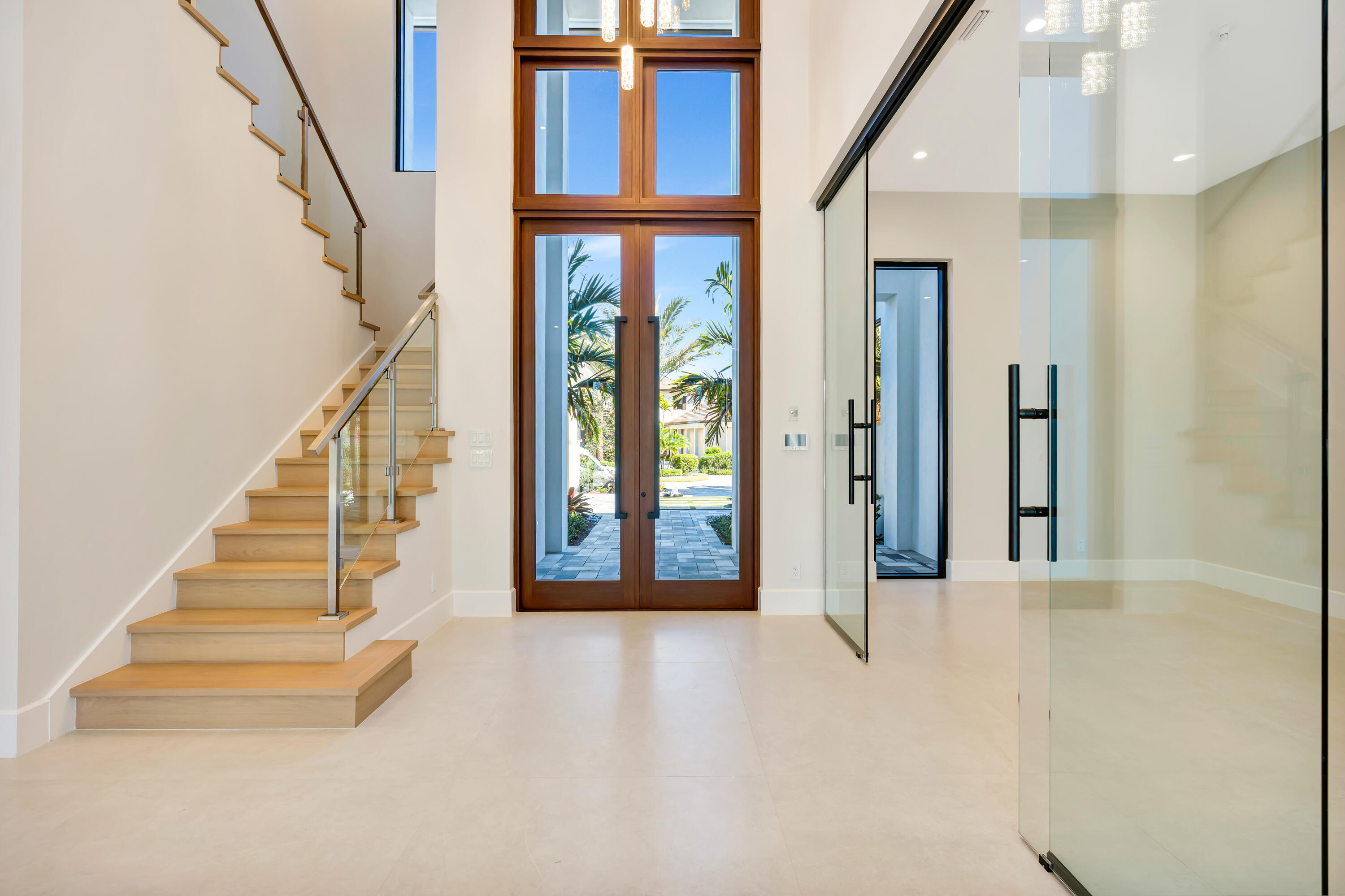 112 Regatta Dr