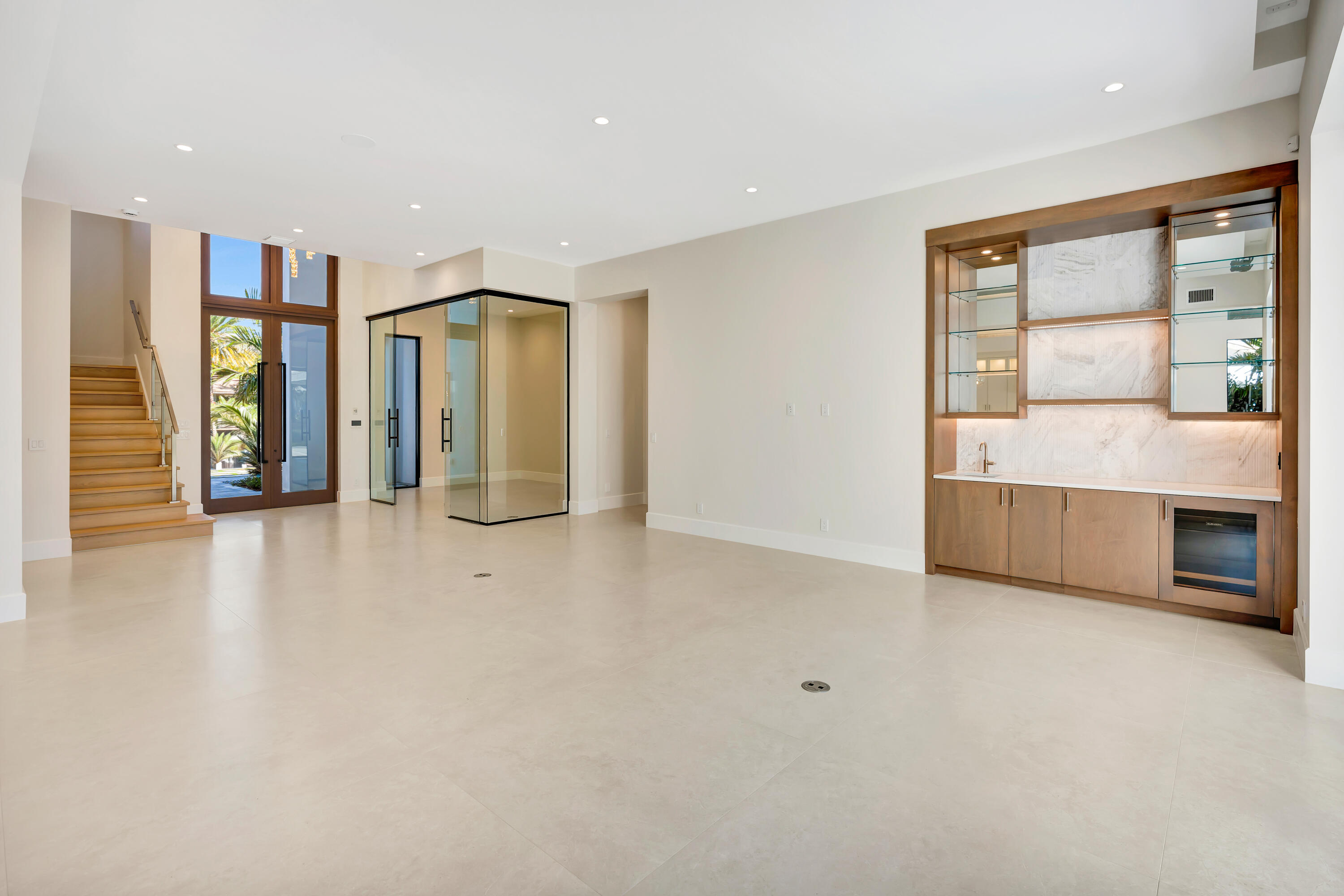 112 Regatta Dr