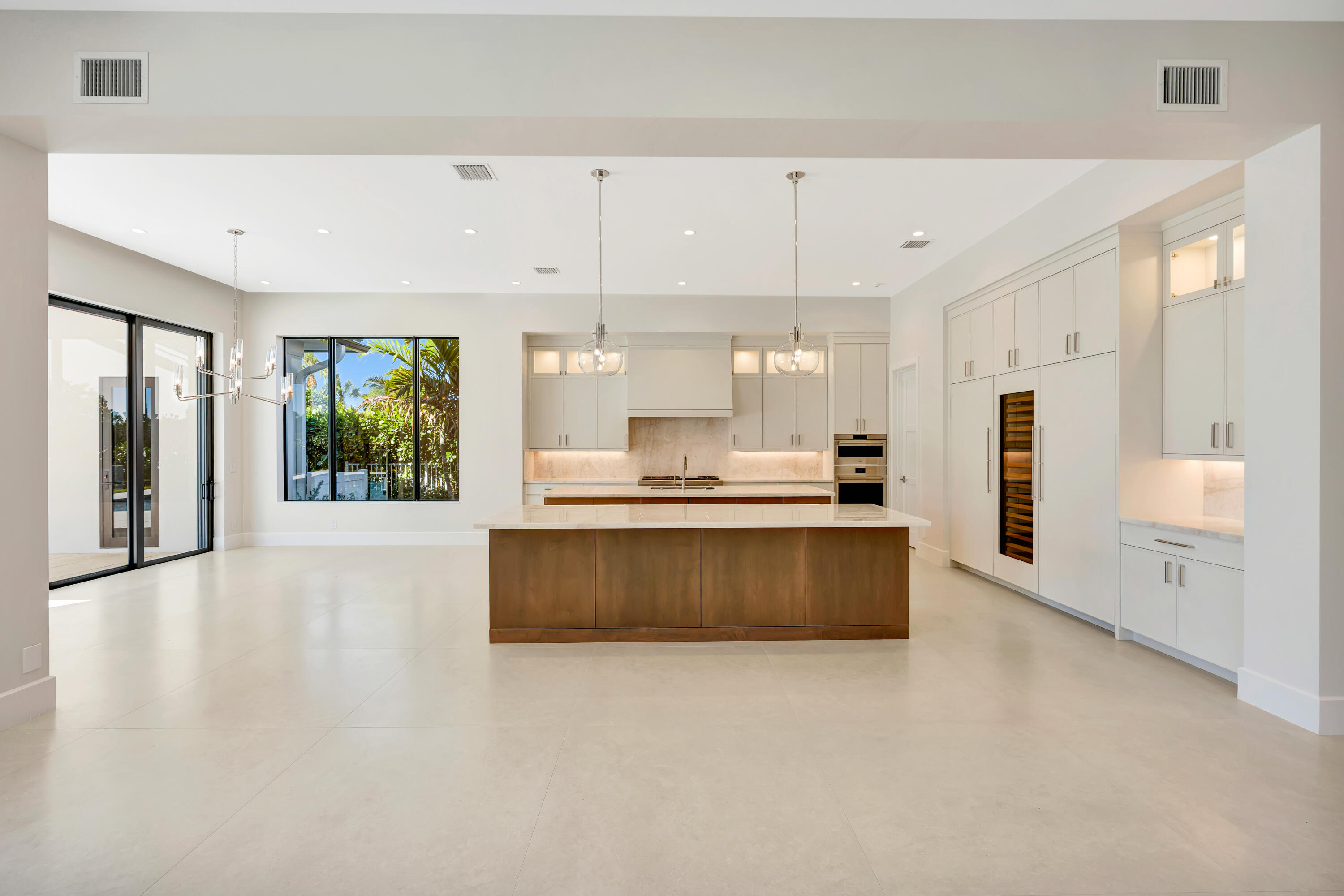 112 Regatta Dr
