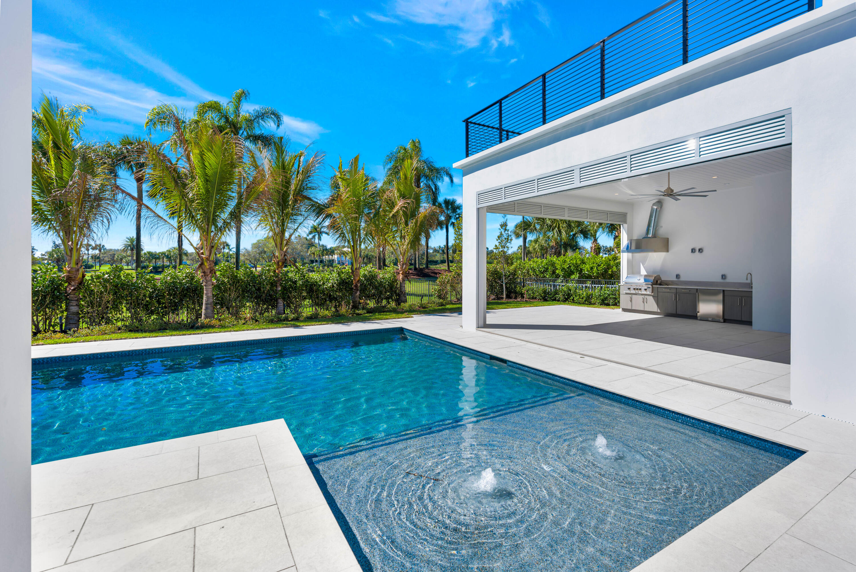 112 Regatta Dr