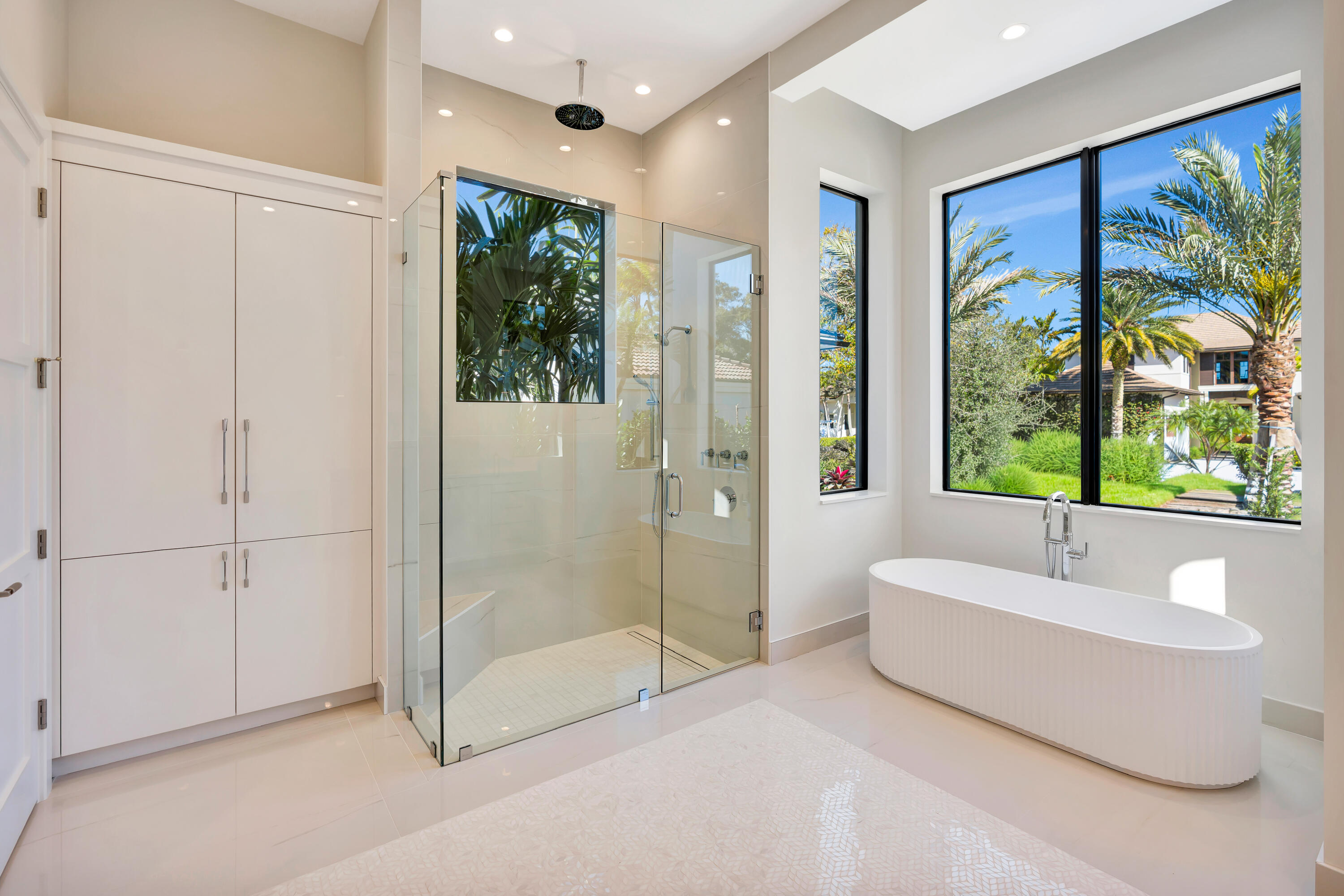 112 Regatta Dr