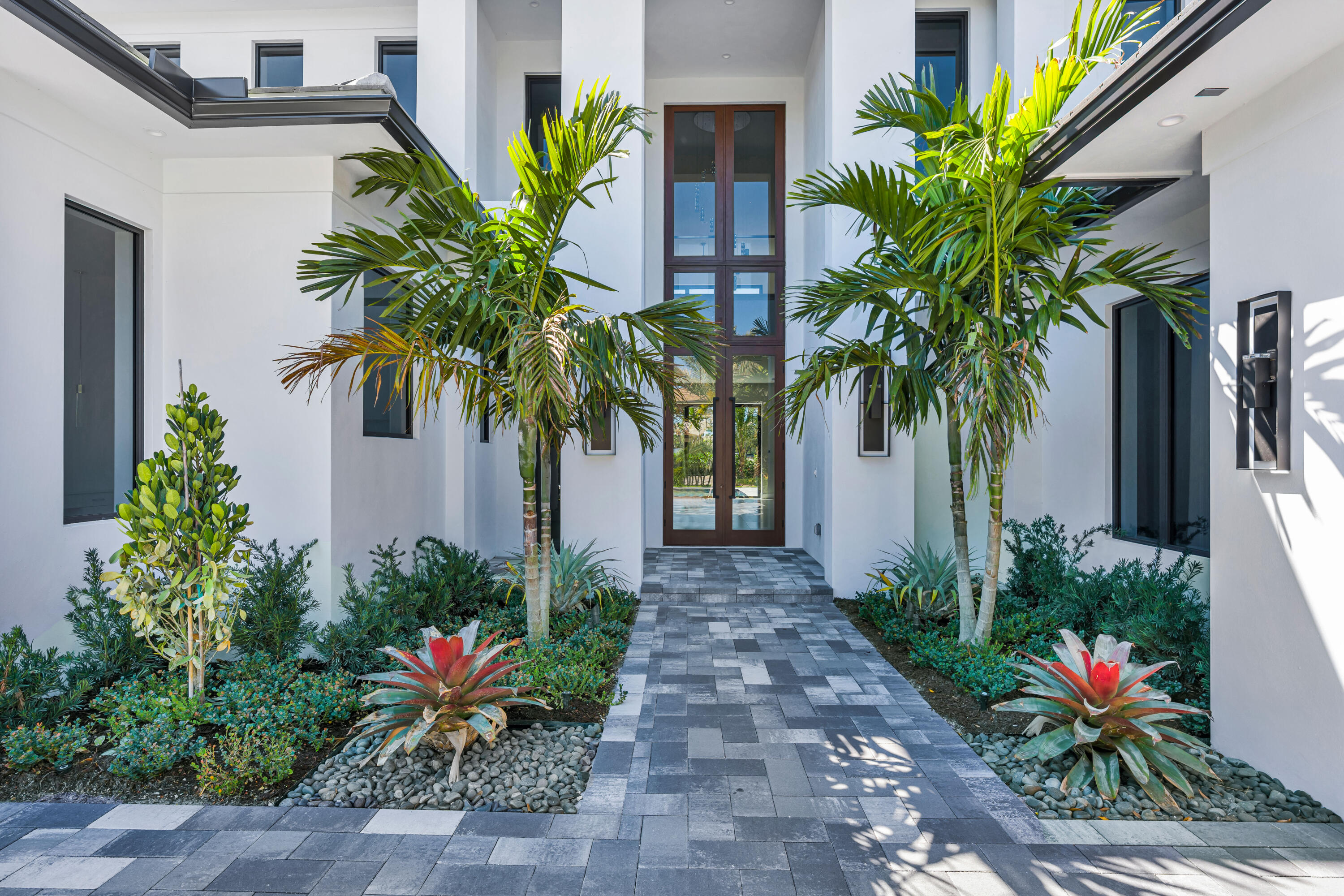 112 Regatta Dr