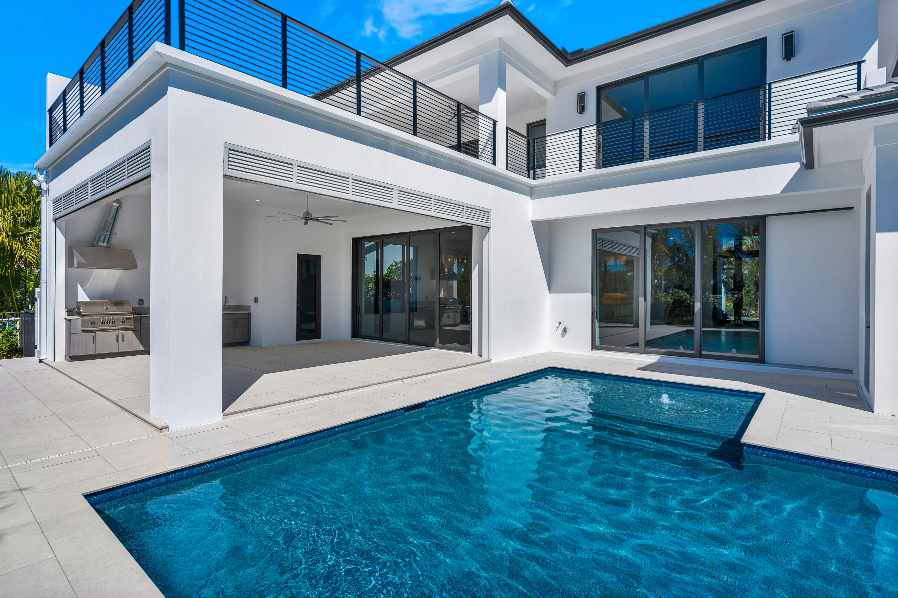 112 Regatta Dr