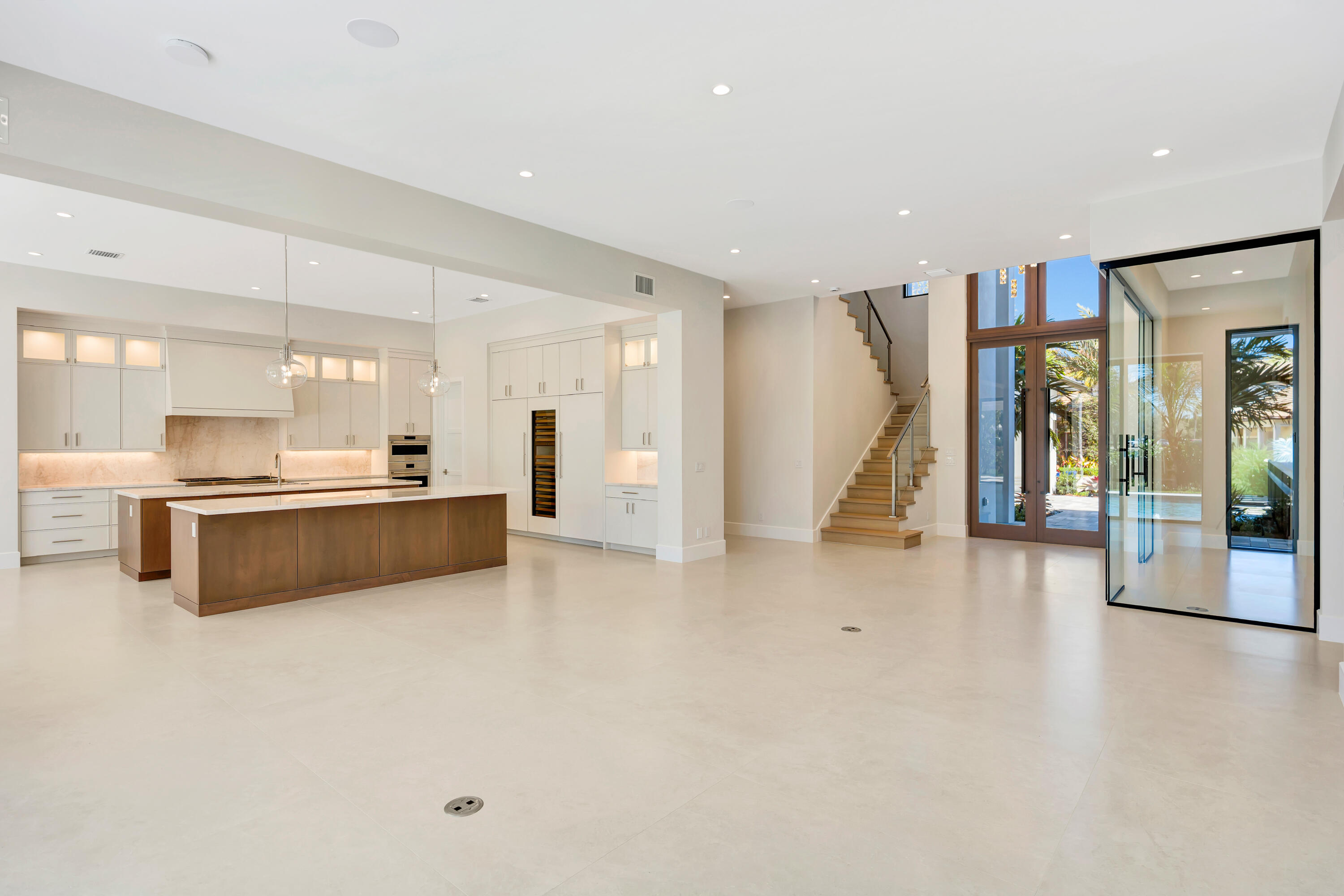 112 Regatta Dr