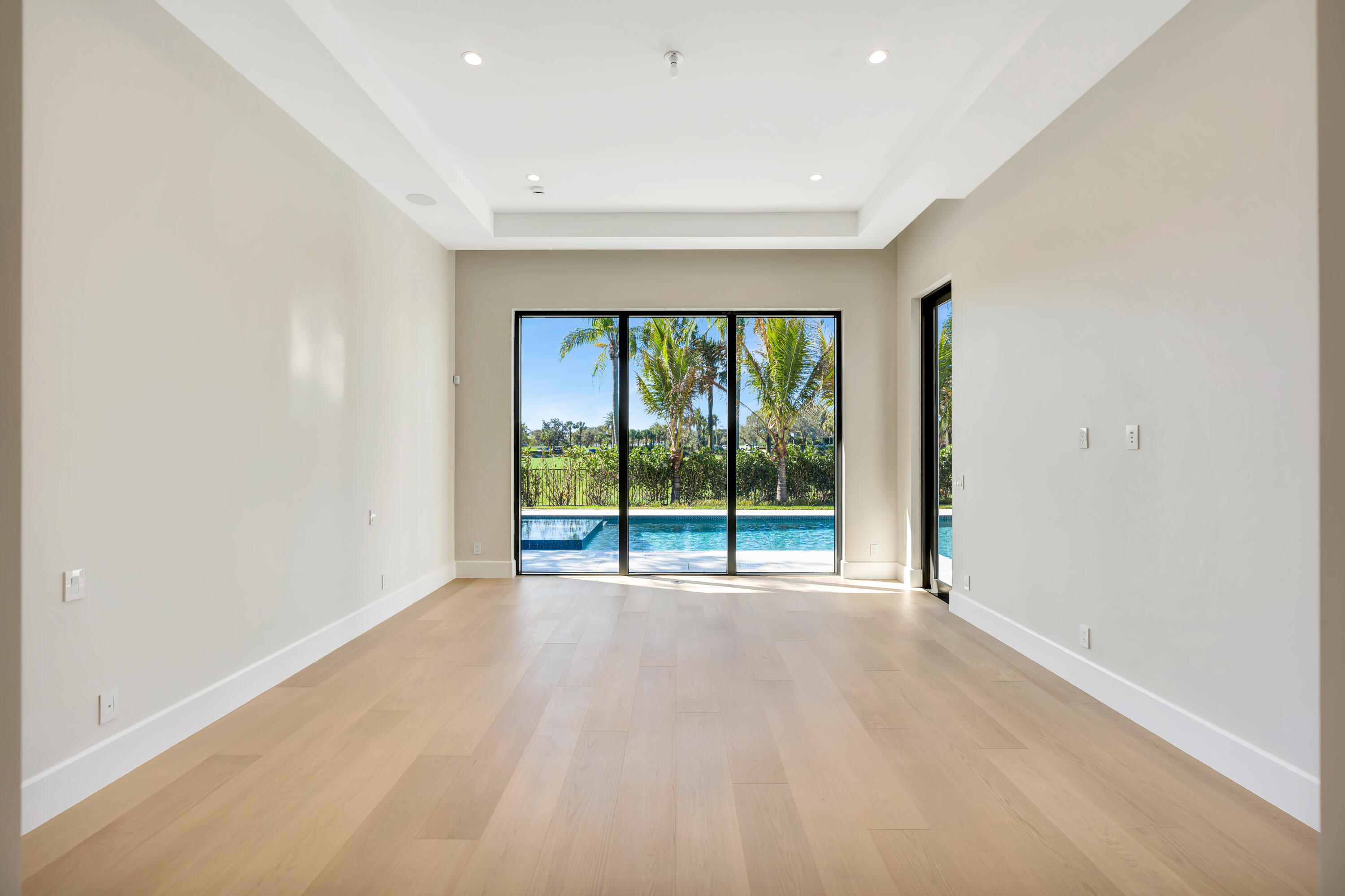 112 Regatta Dr