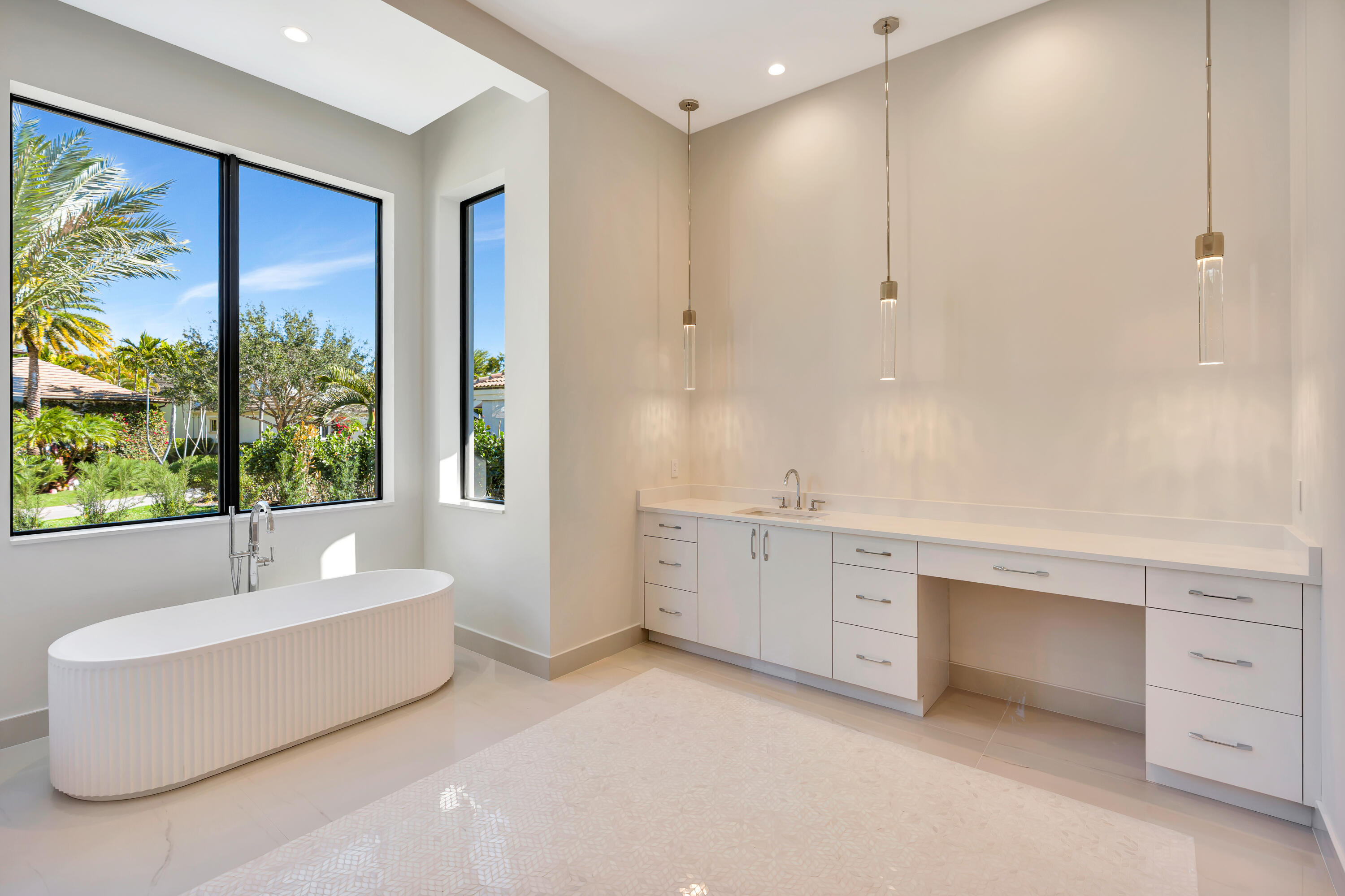 112 Regatta Dr