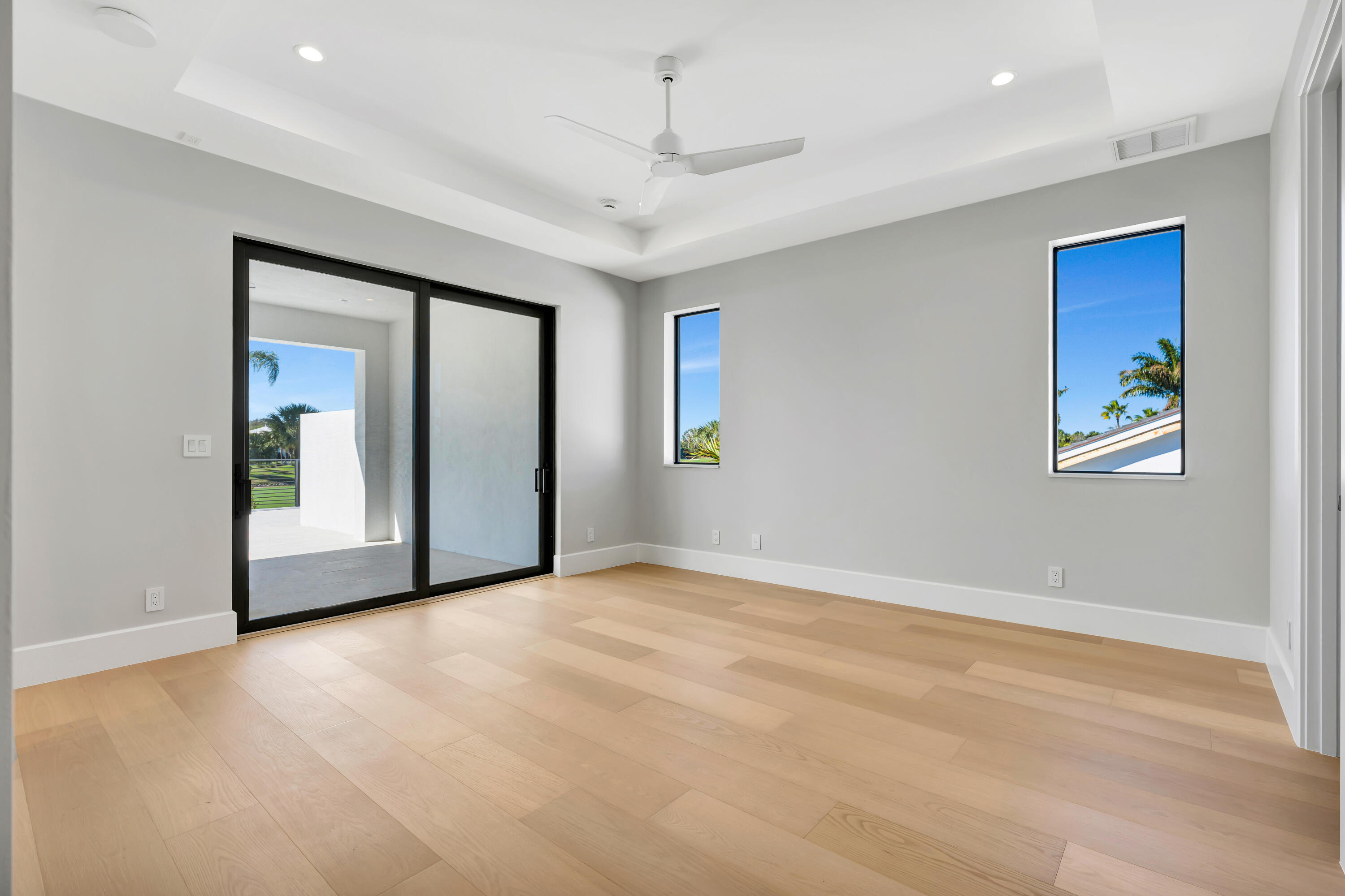 112 Regatta Dr