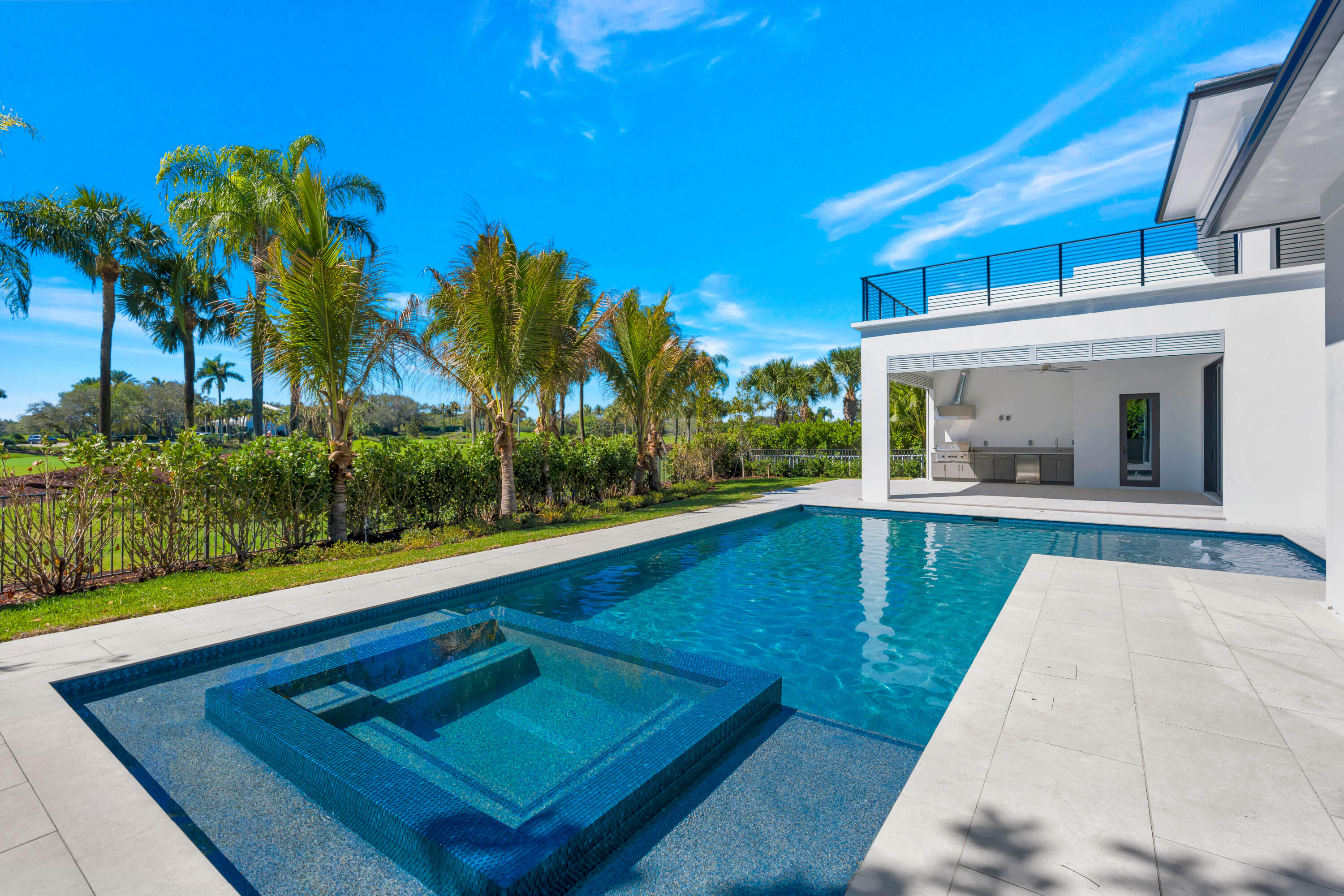 112 Regatta Dr
