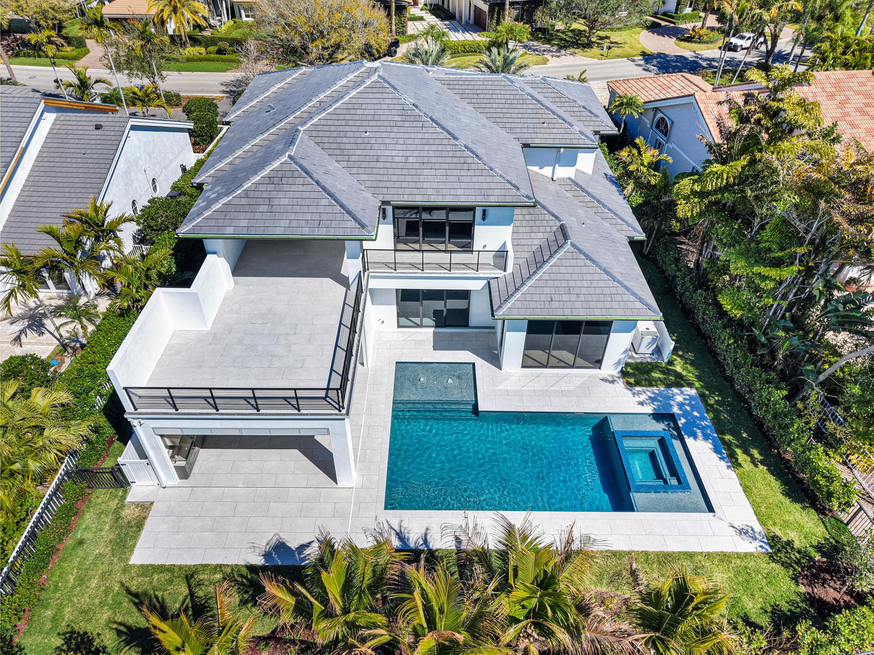112 Regatta Dr