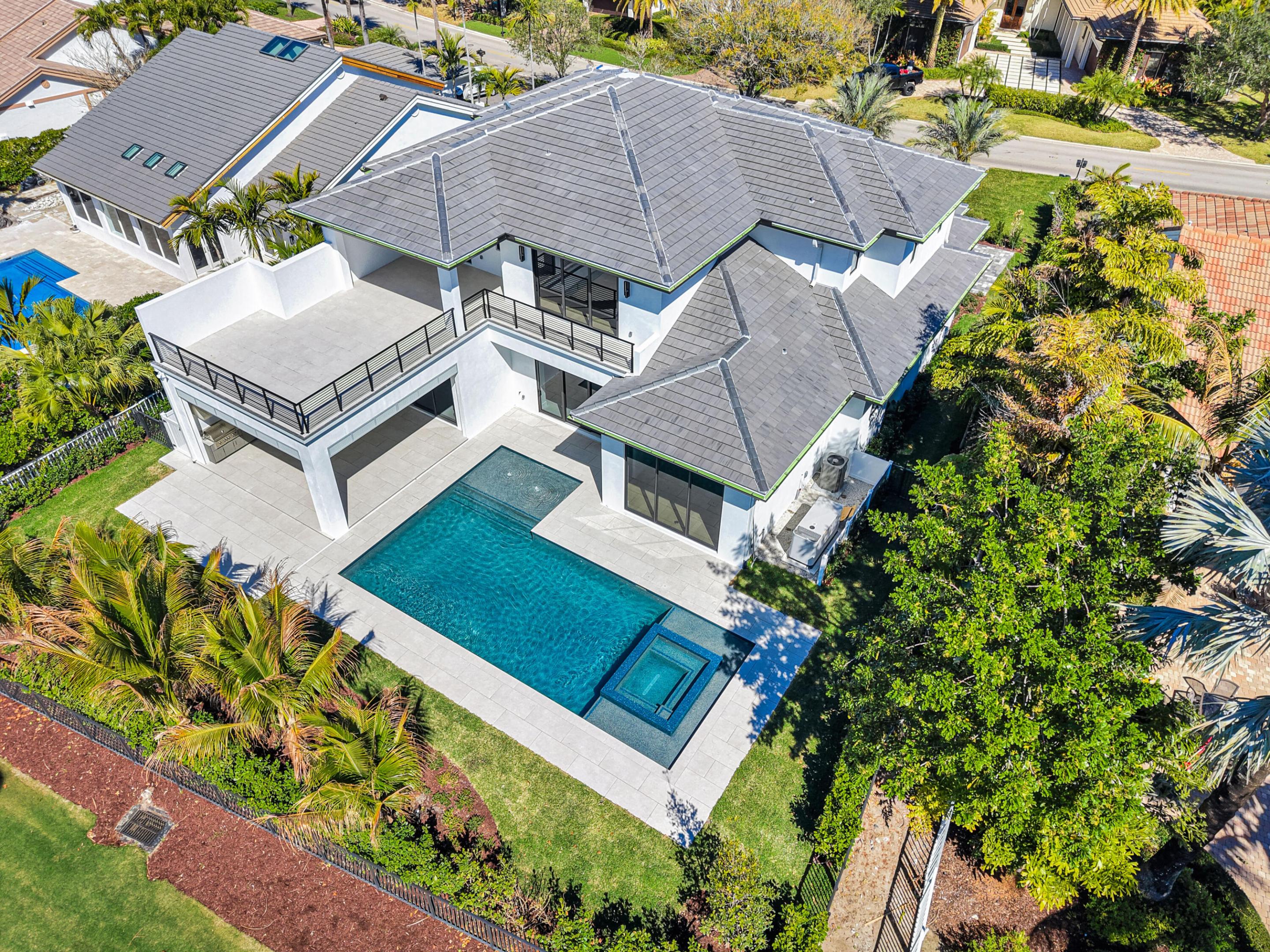112 Regatta Dr