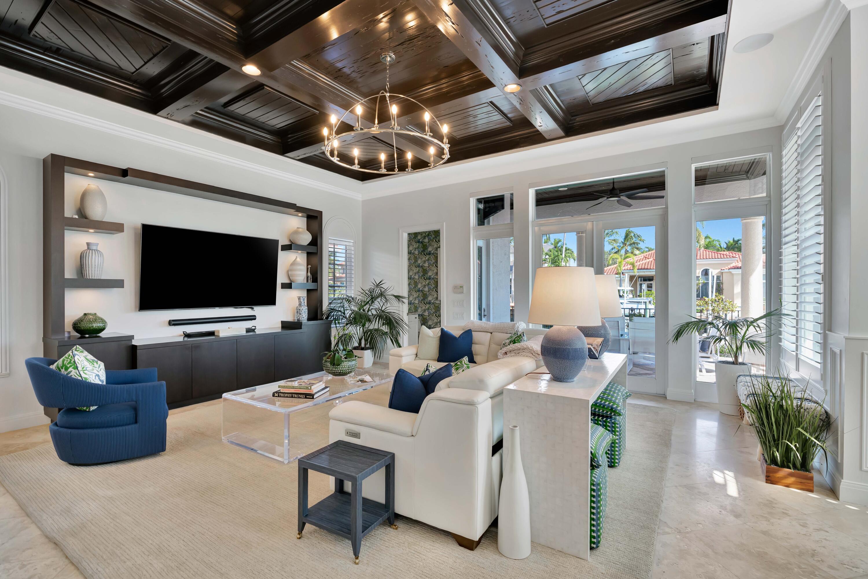 736 Harbour Isle Way