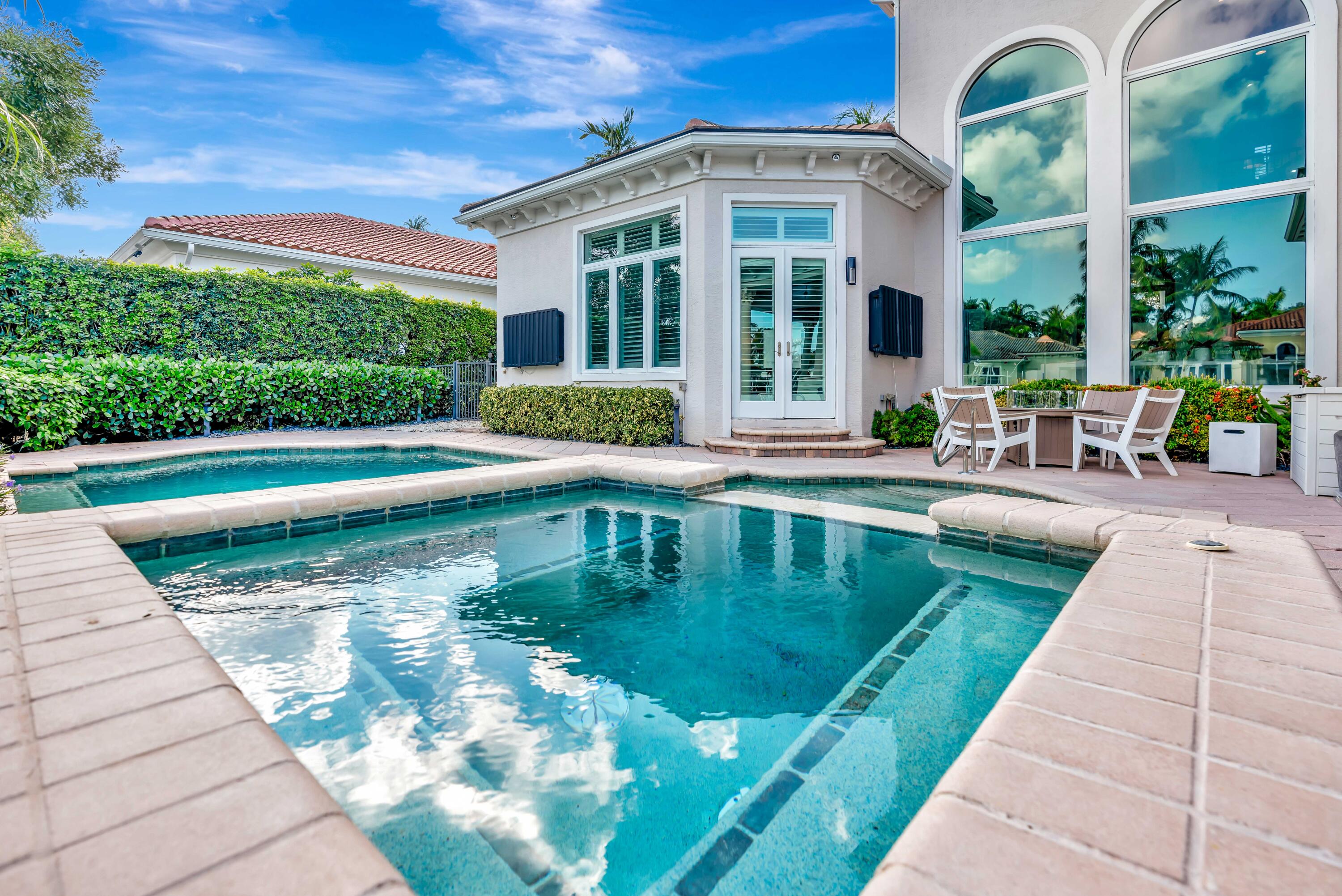 736 Harbour Isle Way
