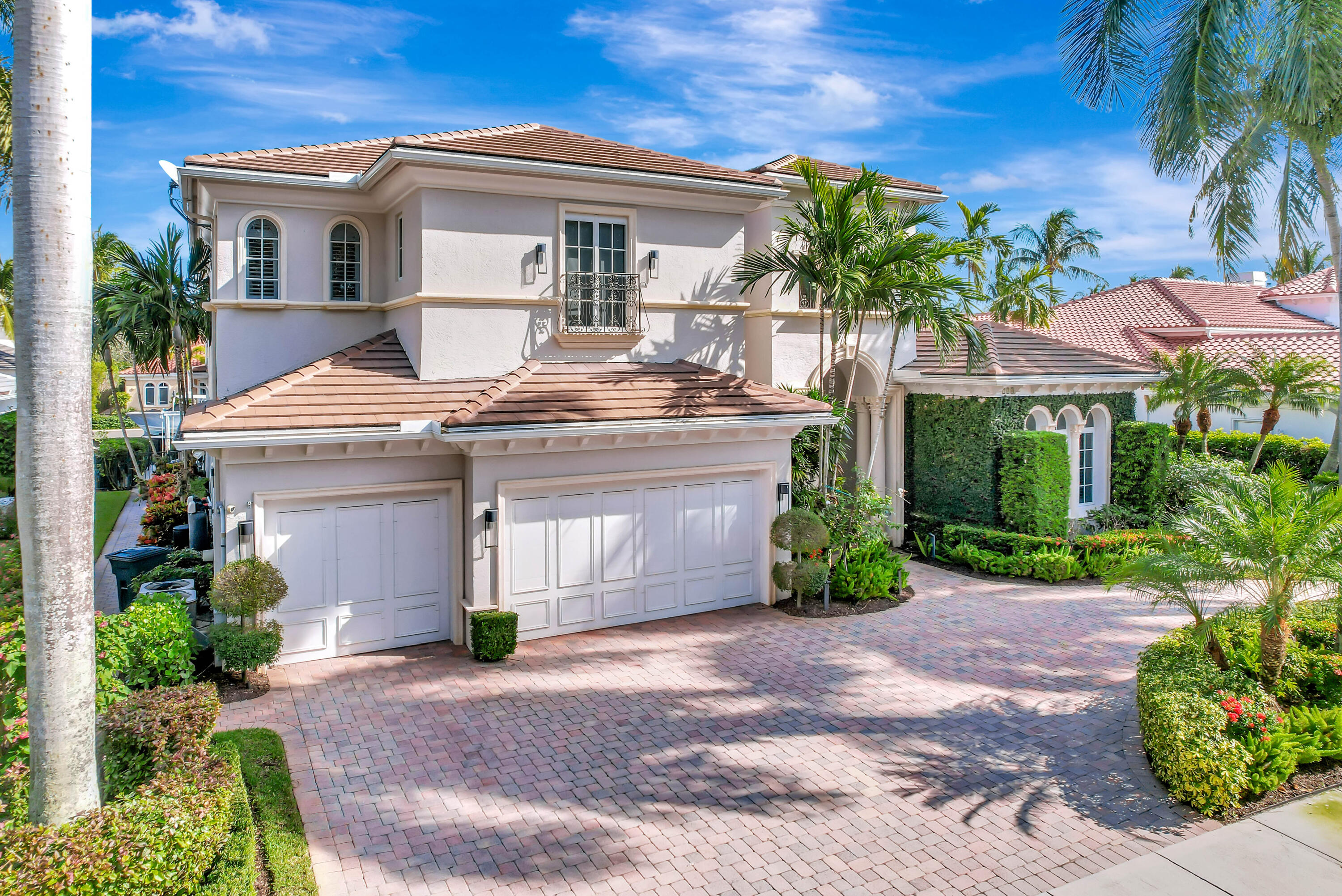 736 Harbour Isle Way