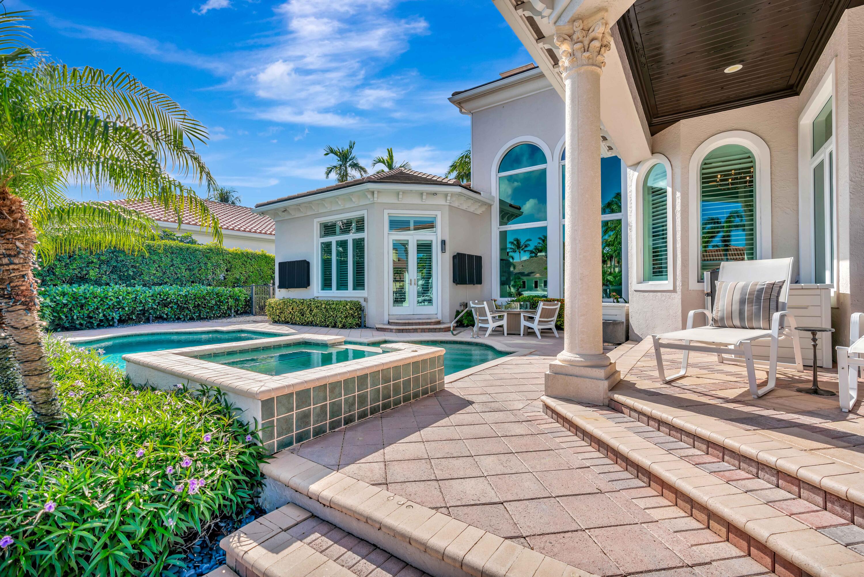 736 Harbour Isle Way