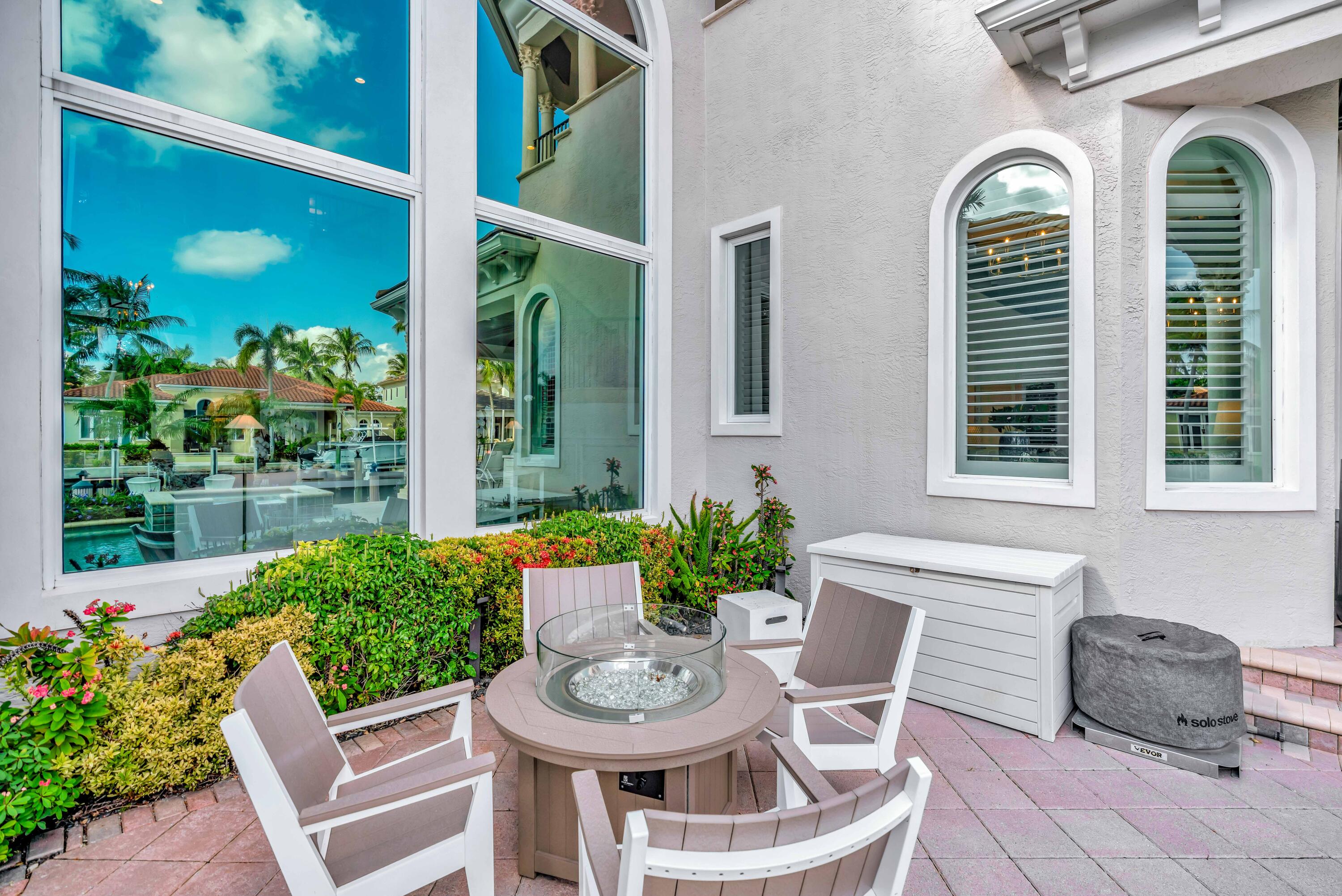 736 Harbour Isle Way