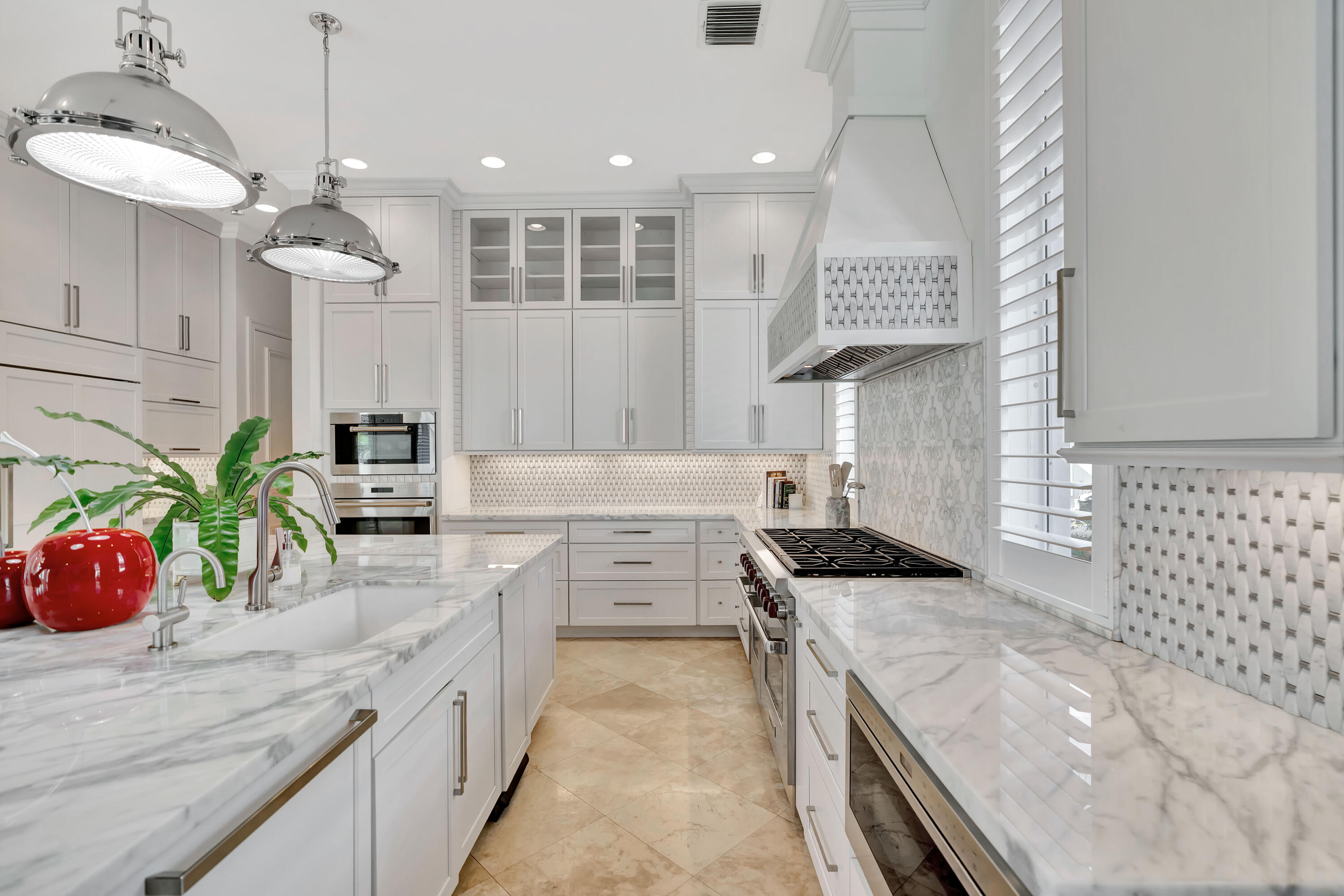 736 Harbour Isle Way
