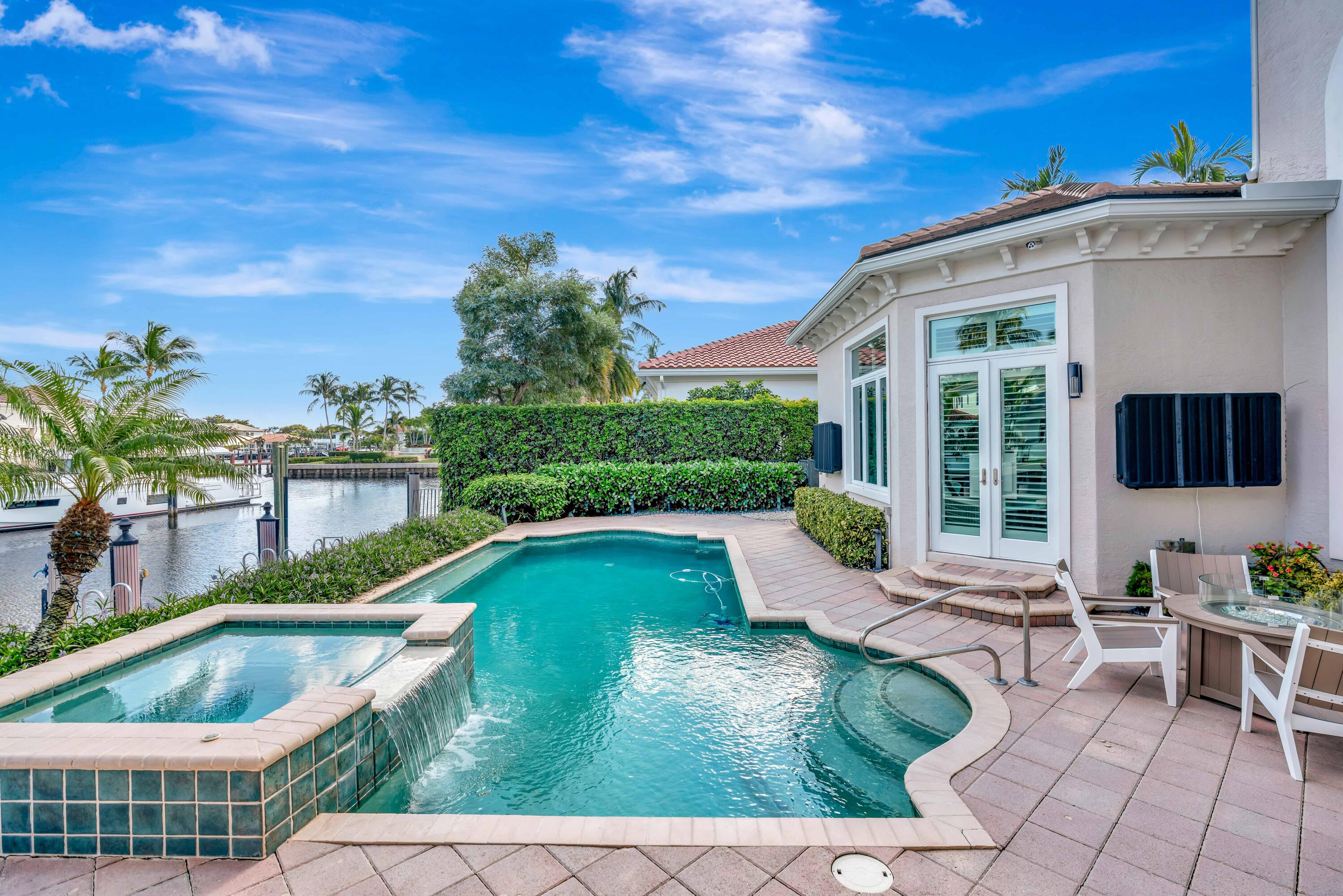 736 Harbour Isle Way