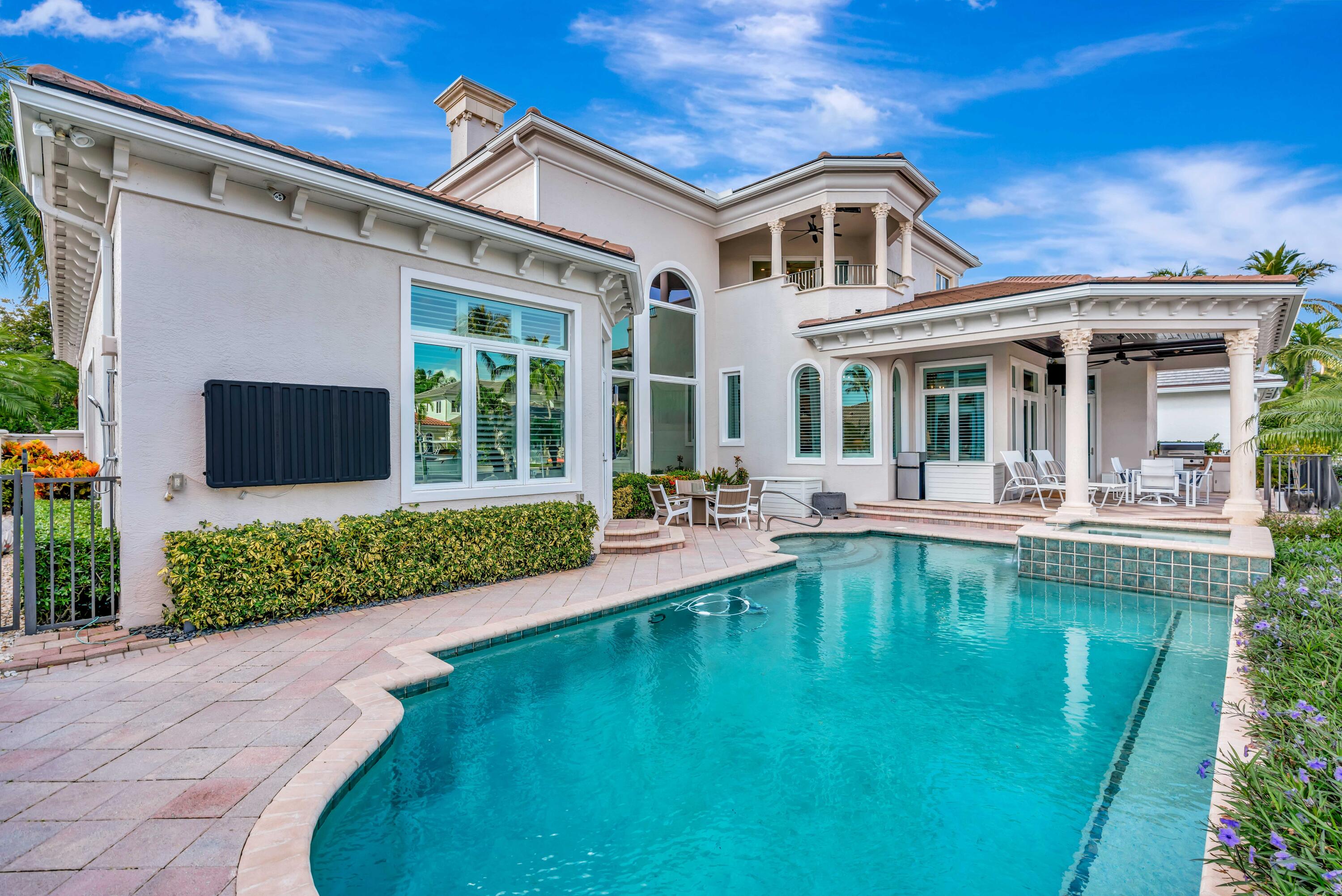 736 Harbour Isle Way