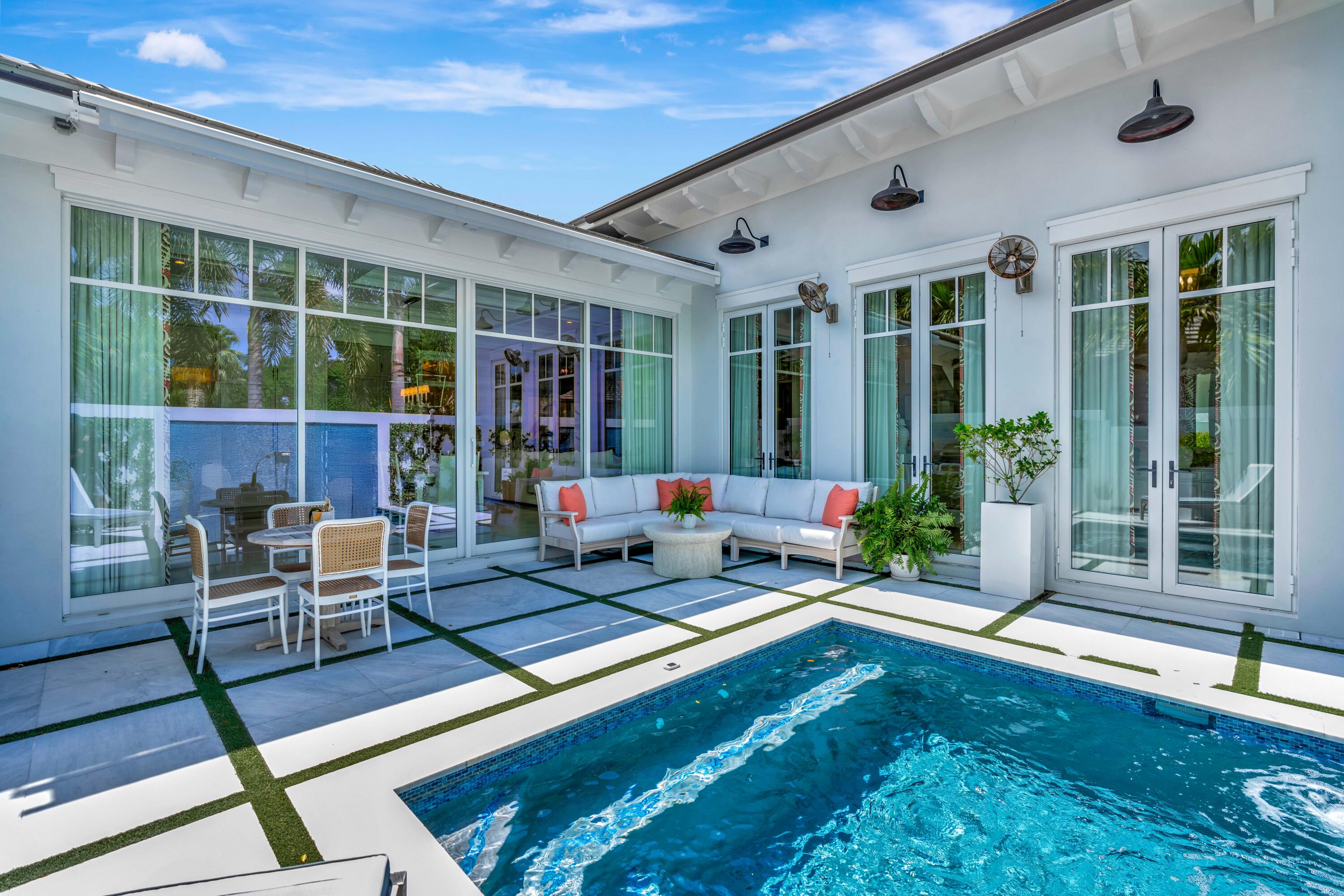 106 Micco Cir