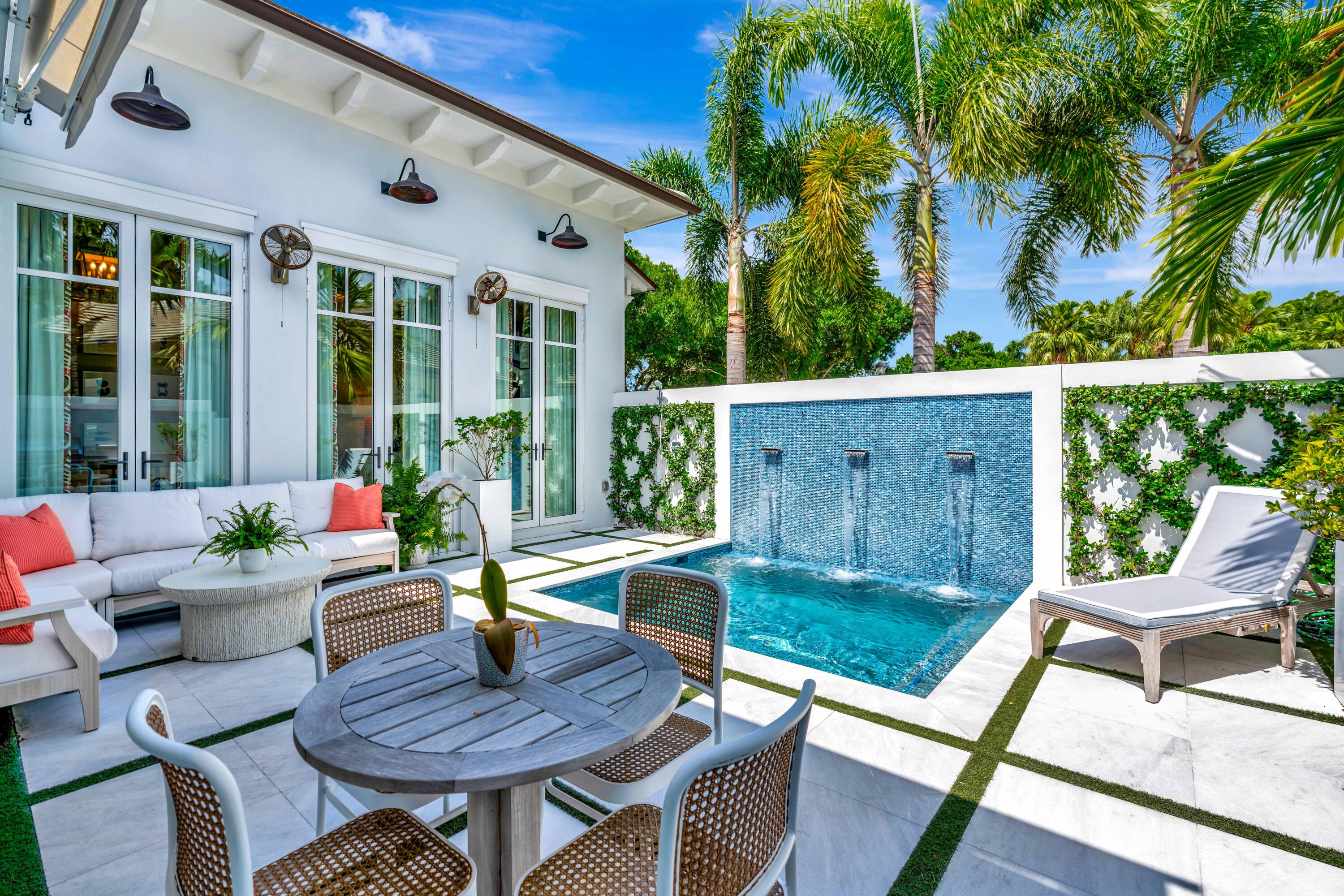 106 Micco Cir