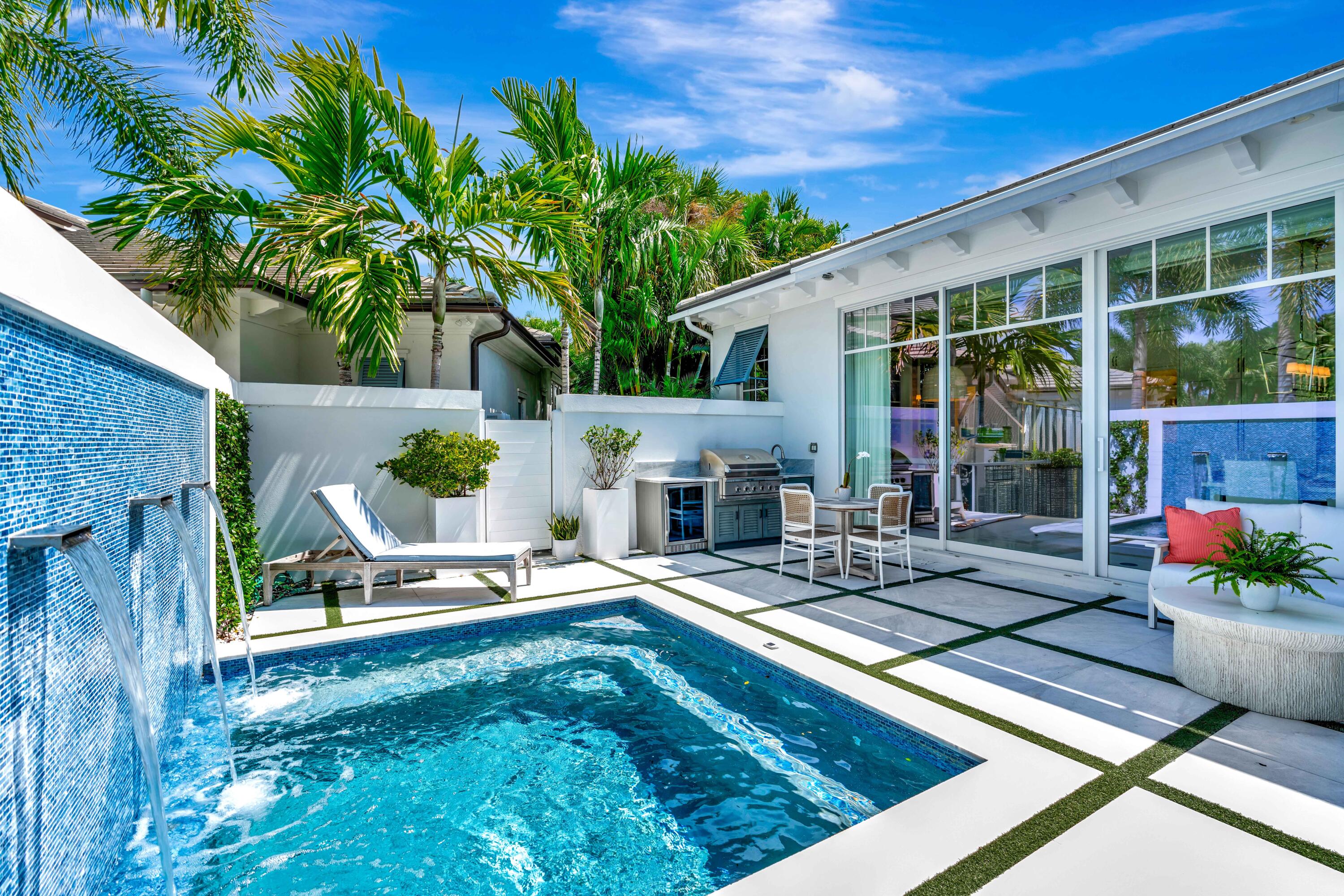 106 Micco Cir