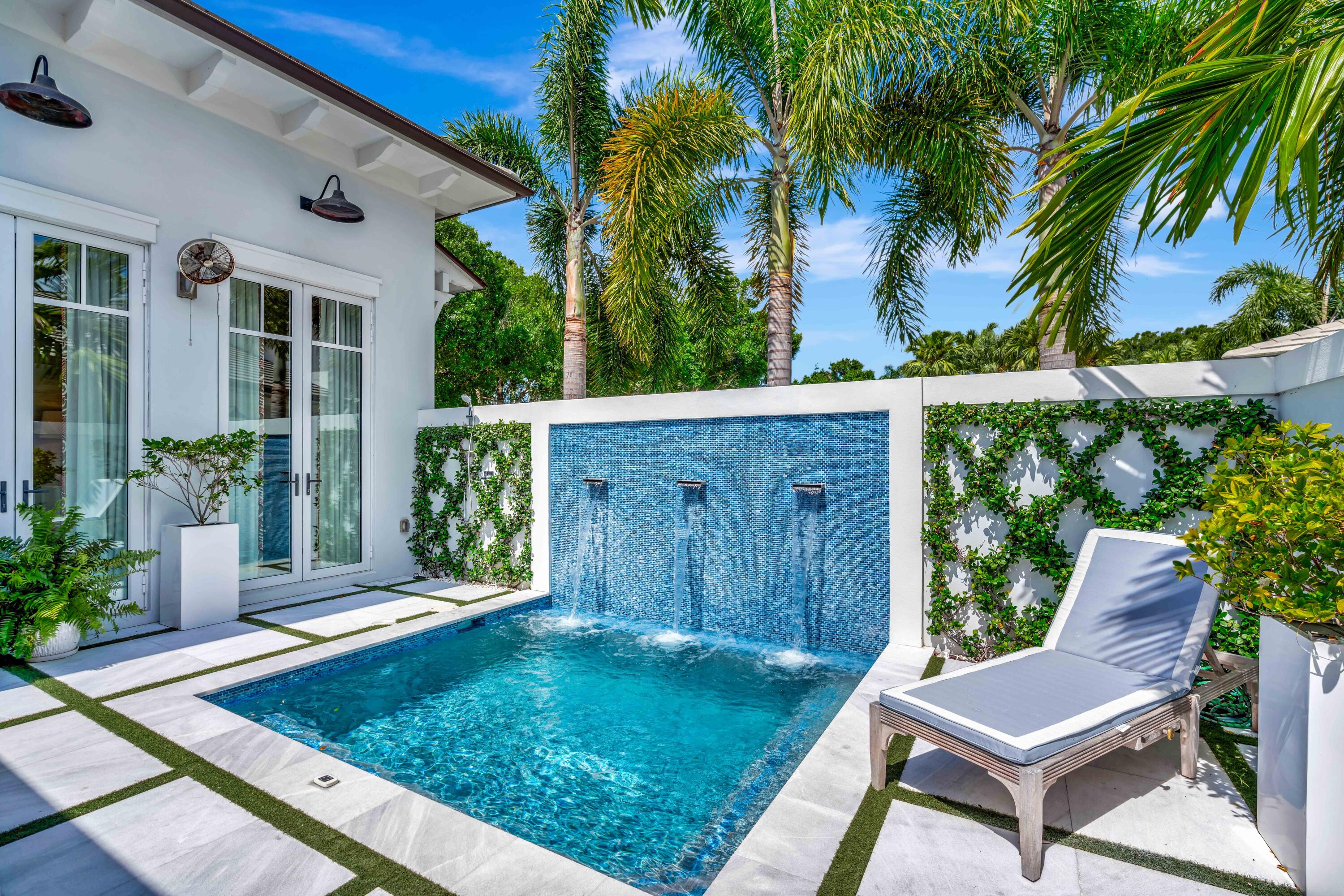 106 Micco Cir