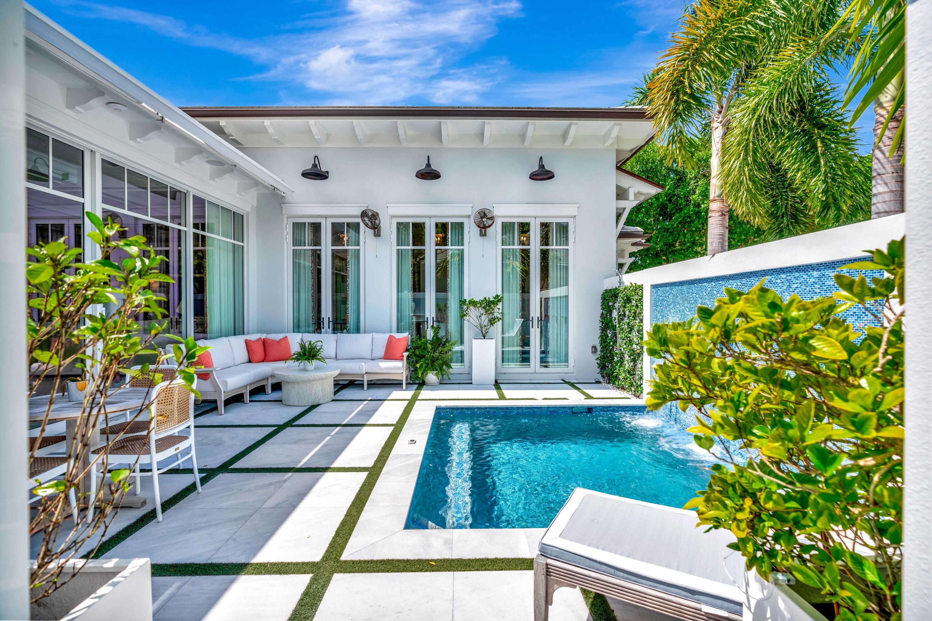 106 Micco Cir