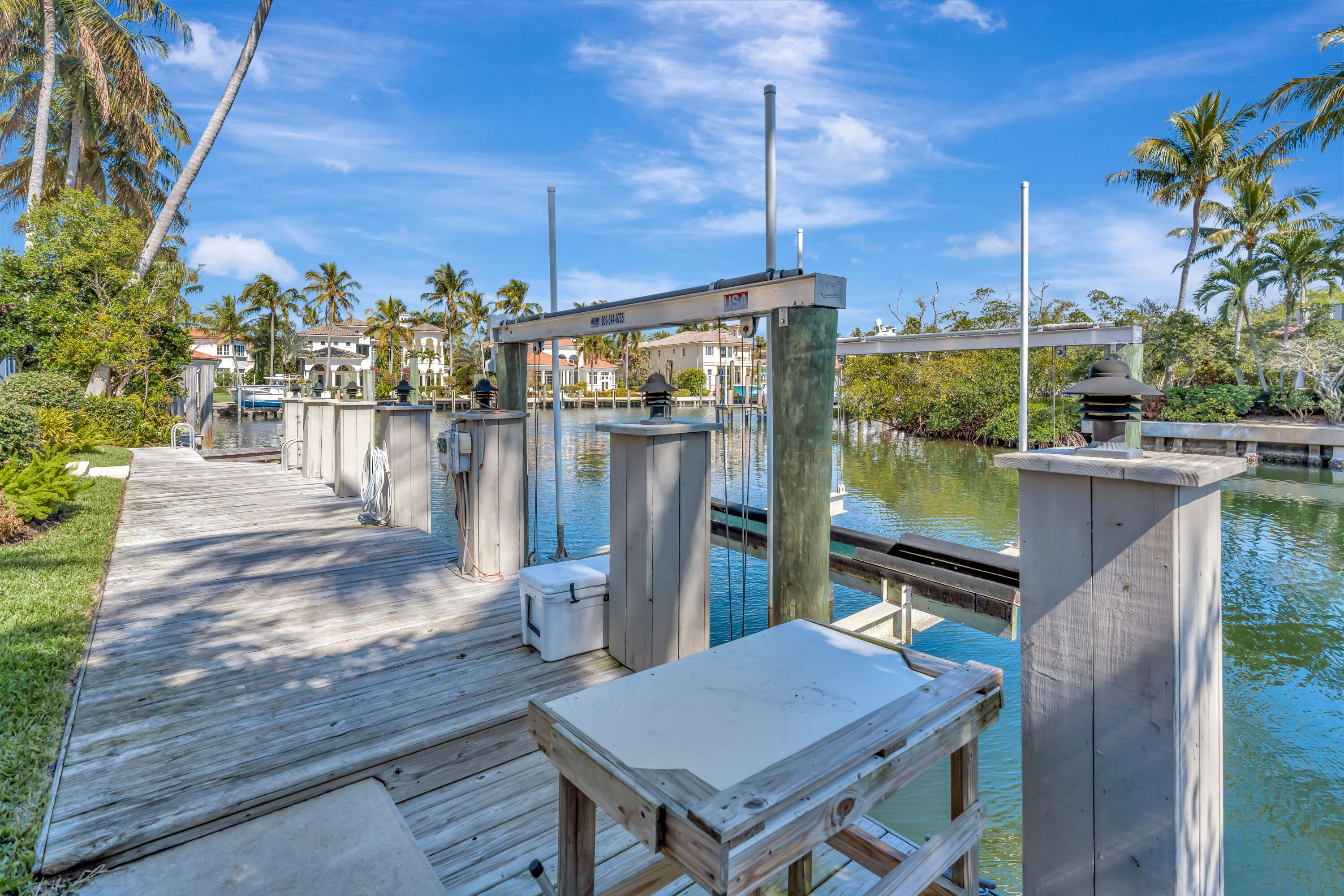 804 Harbour Isles Pl