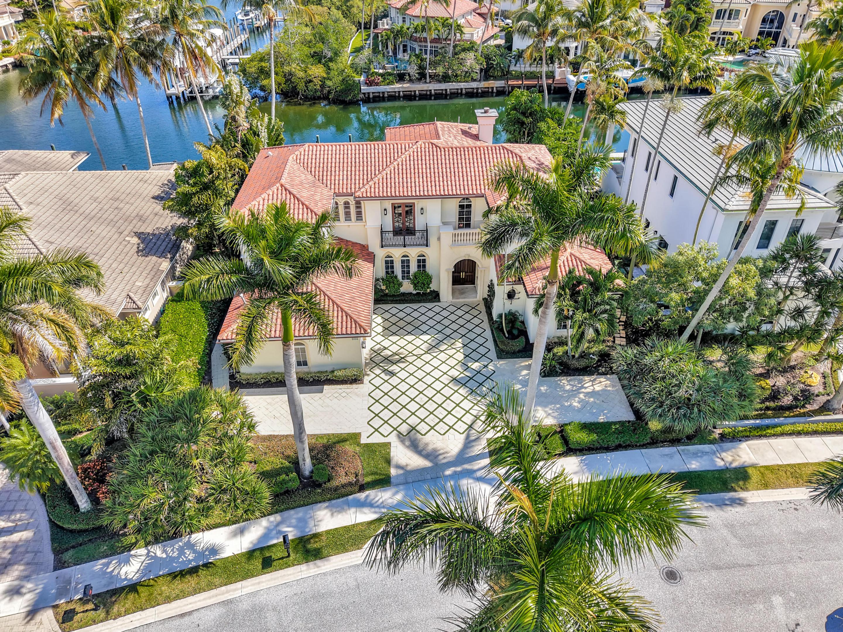 804 Harbour Isles Pl