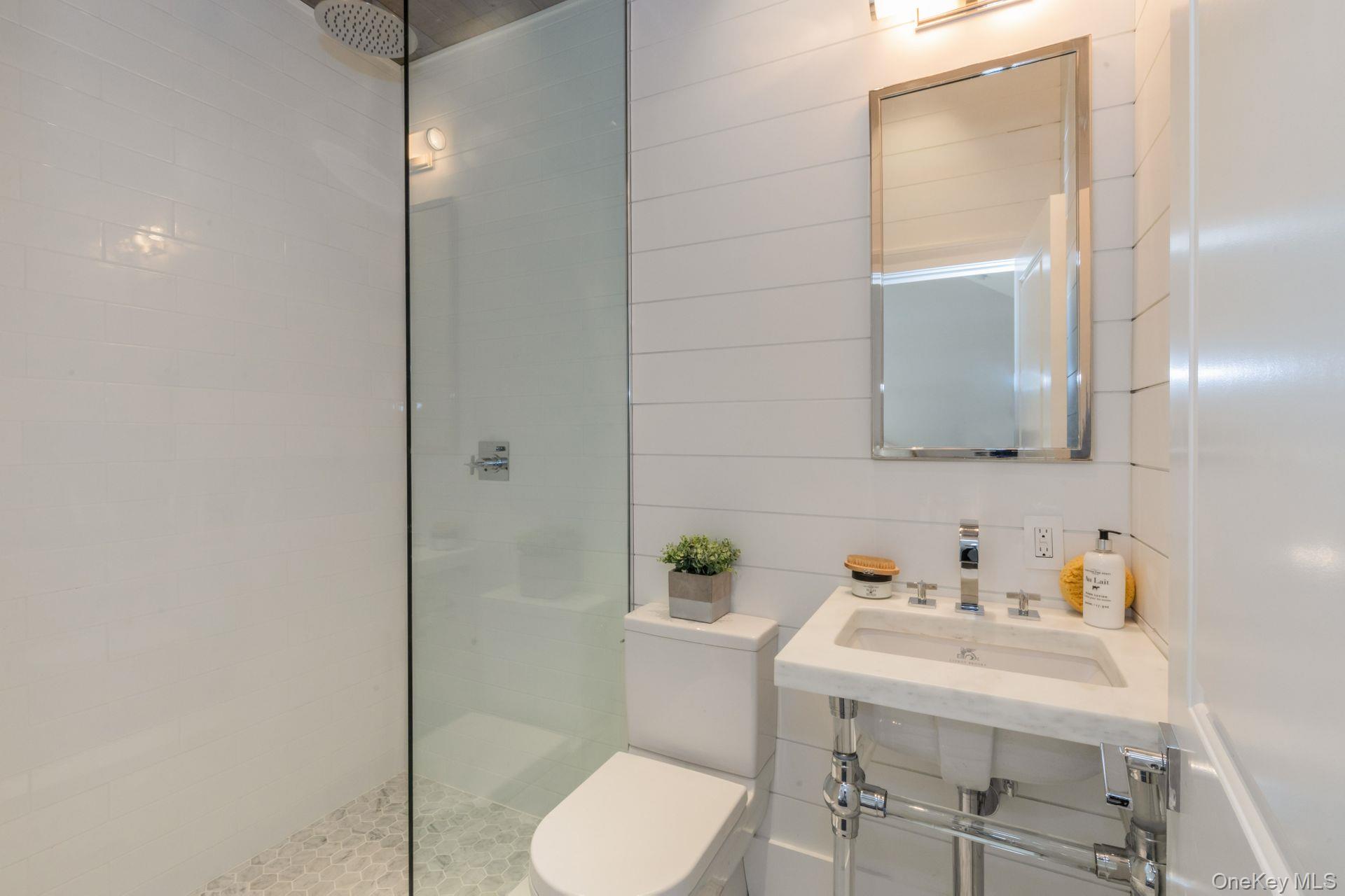 142 Six Pole Highway