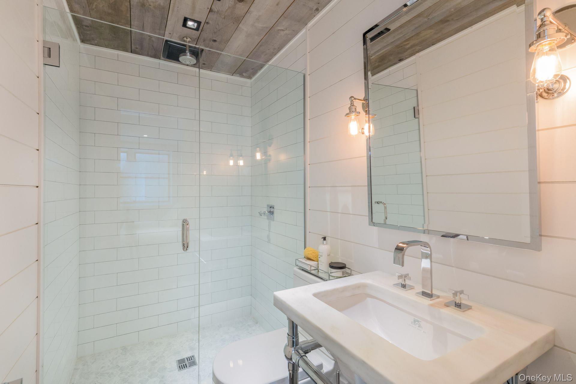 142 Six Pole Highway