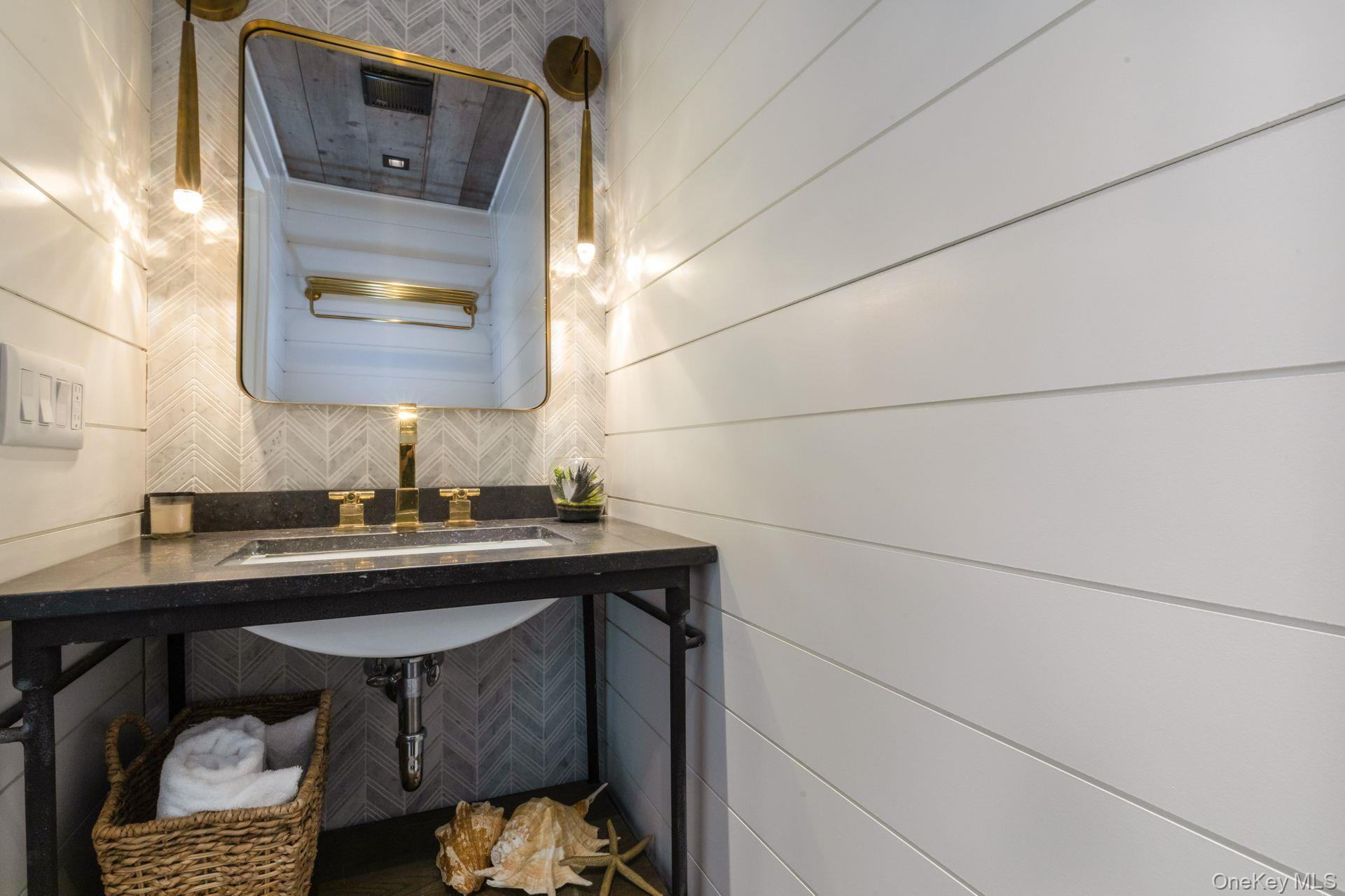 142 Six Pole Highway