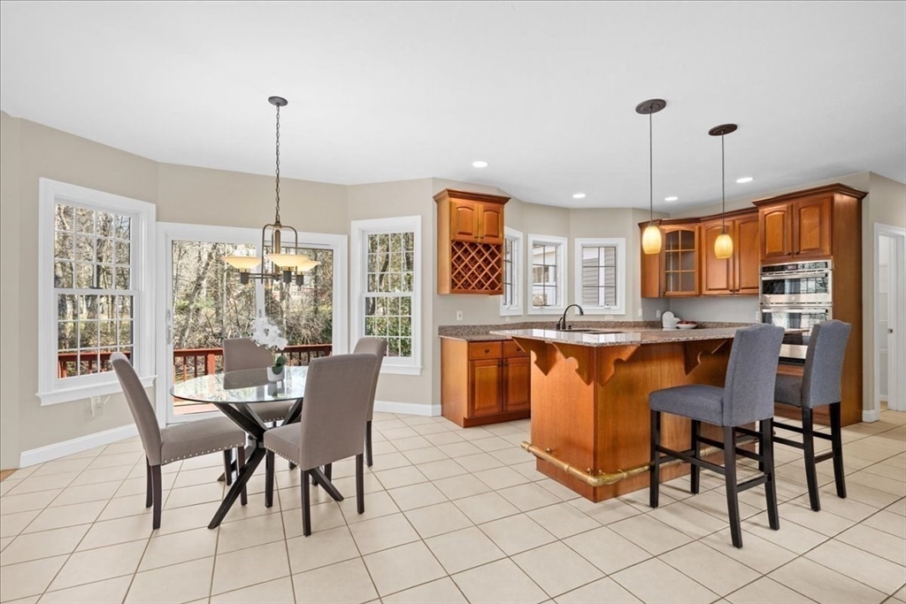 10 Eastbrook Farm Ln