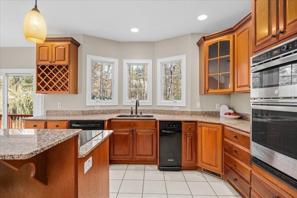 10 Eastbrook Farm Ln