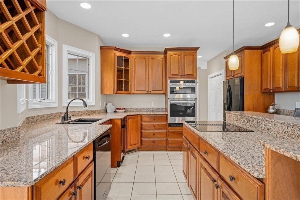 10 Eastbrook Farm Ln