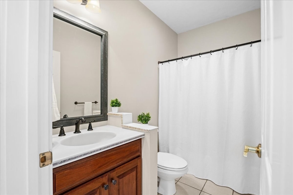 10 Eastbrook Farm Ln