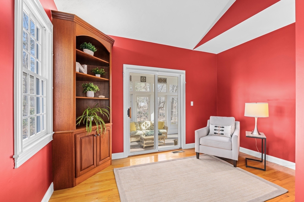 10 Eastbrook Farm Ln