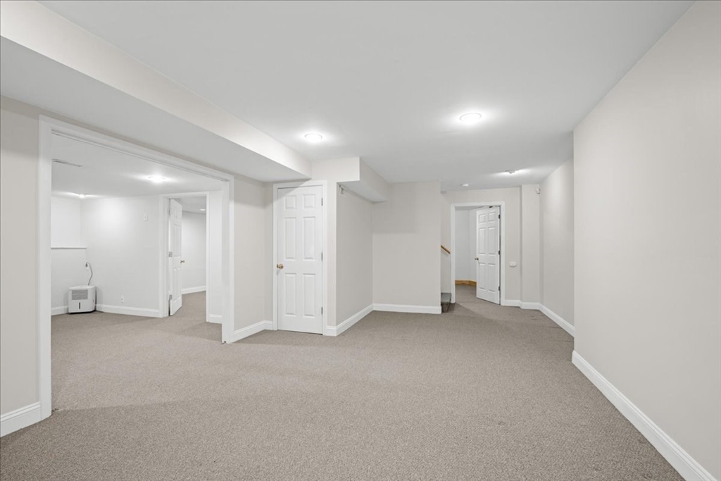 10 Eastbrook Farm Ln