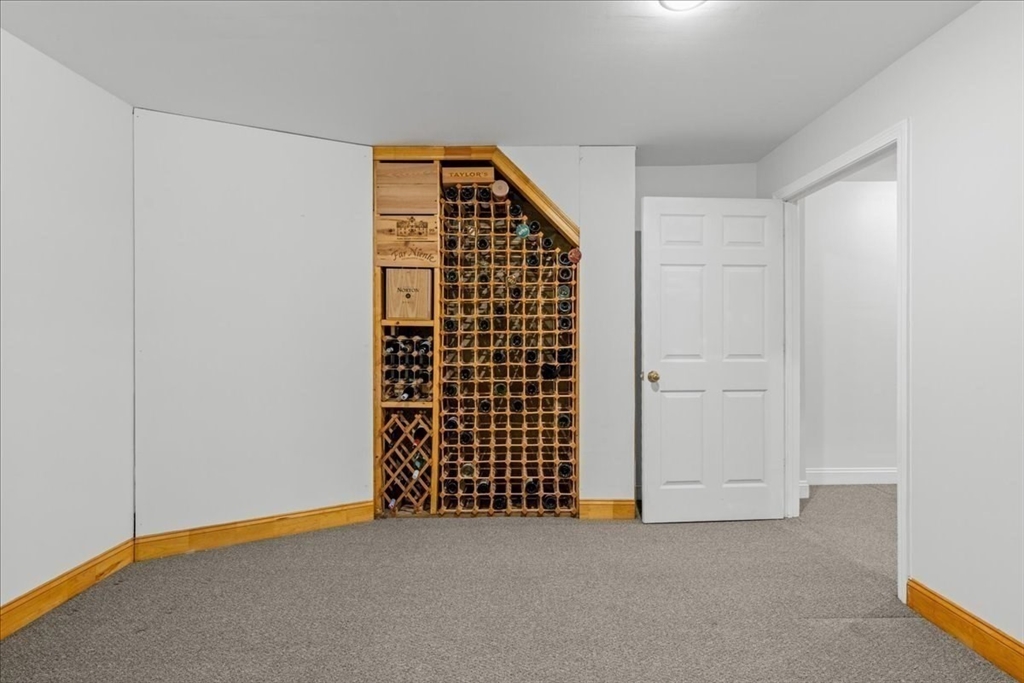 10 Eastbrook Farm Ln